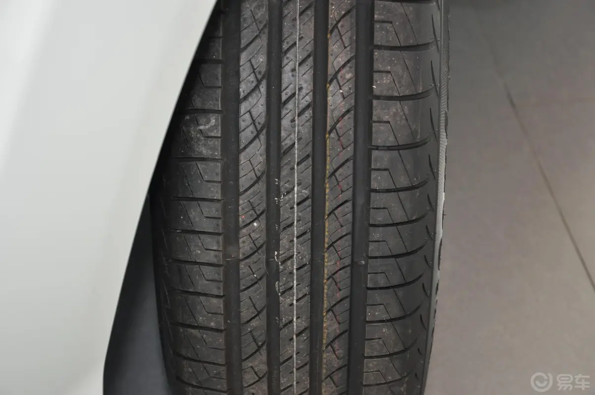 比亚迪S62.4L 自动 精英型 劲悦版轮胎花纹