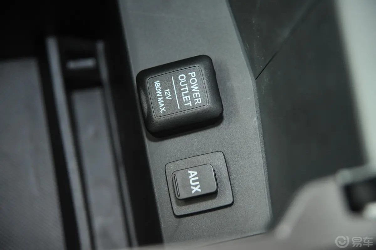 本田CR-V2.0L 两驱 都市版USB接口
