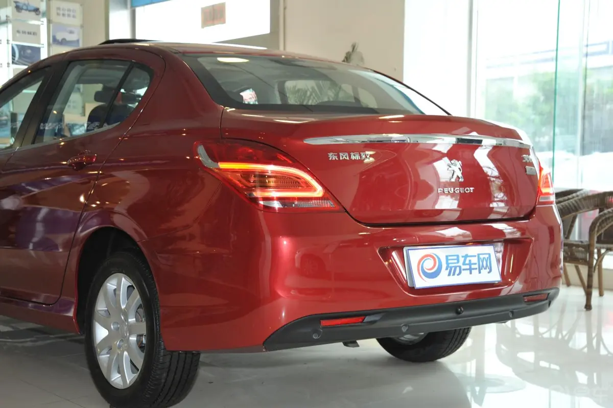 标致3081.6L 手动 优尚型 音乐导航版外观