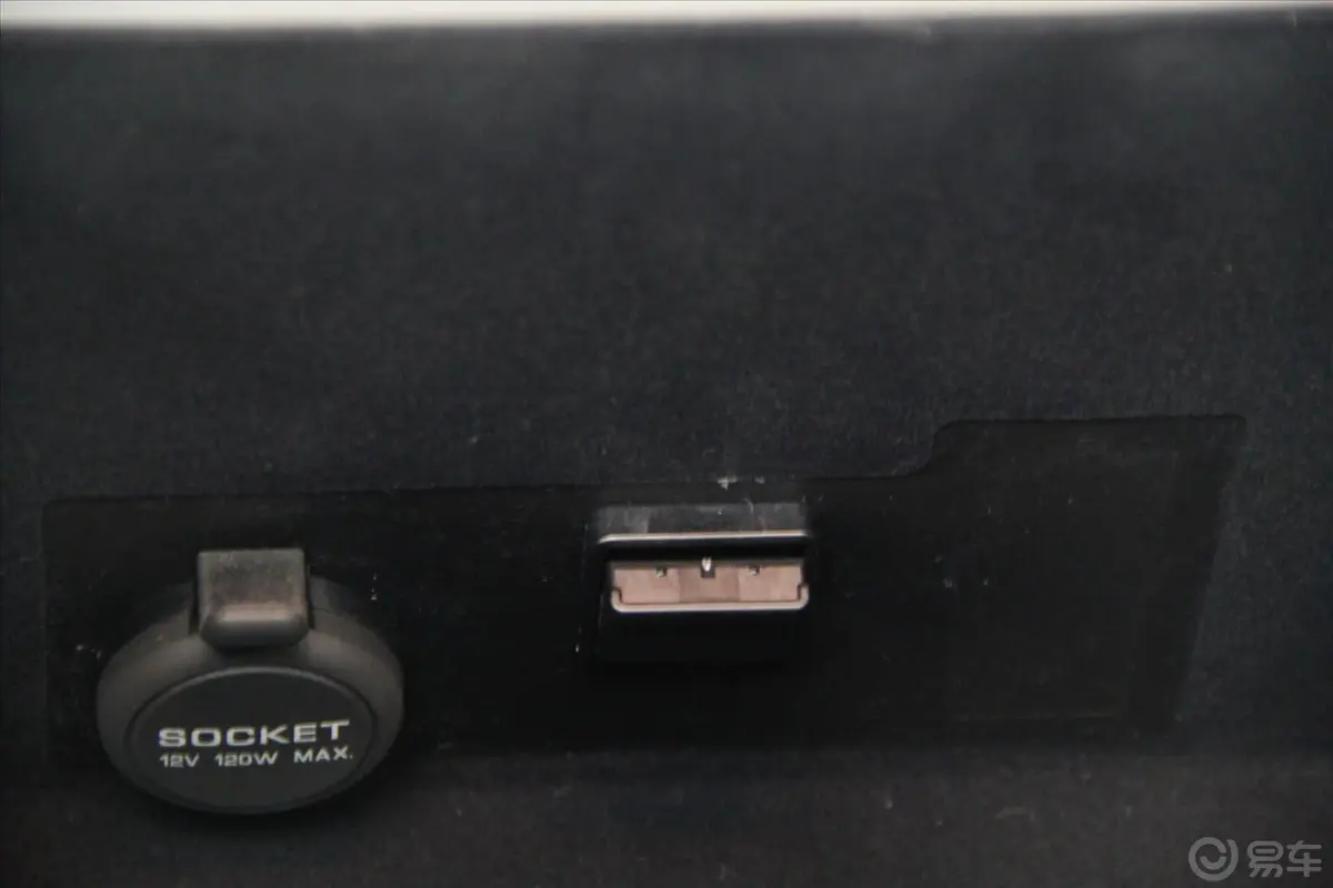 英菲尼迪M系25L 2.5L 手自一体 雅致版USB接口