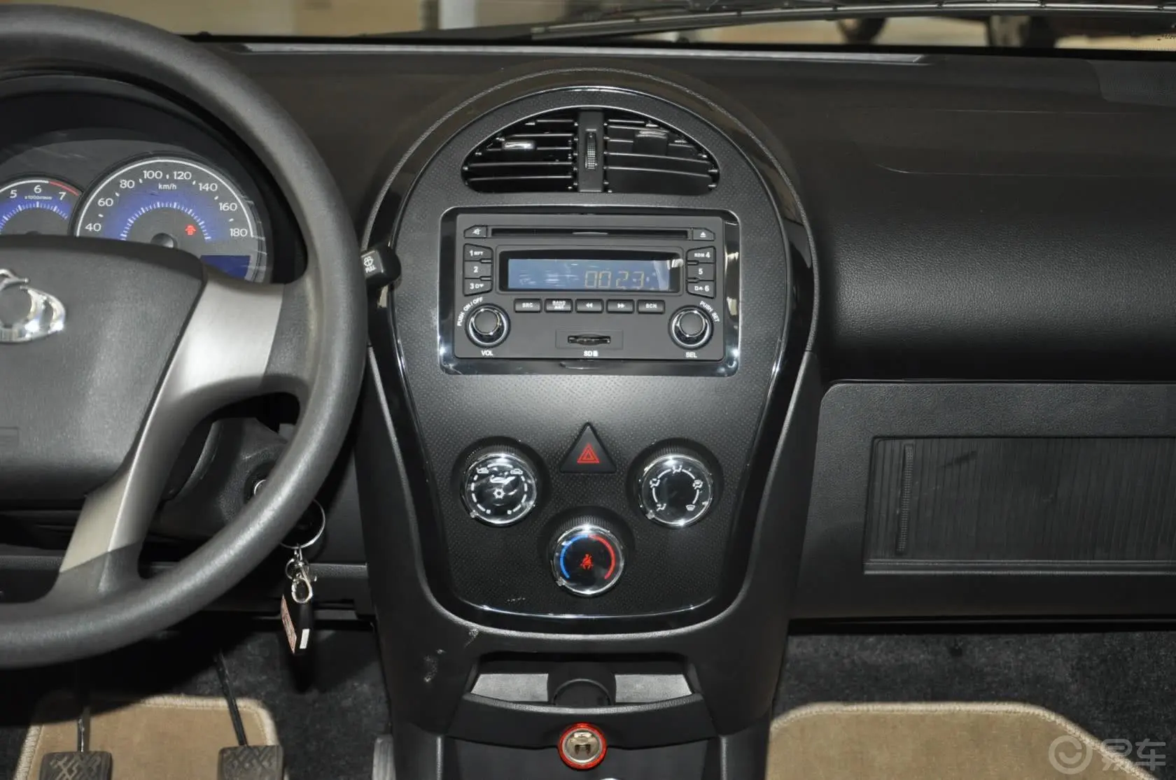 吉利GX21.3L 手动 舒适型中控台整体
