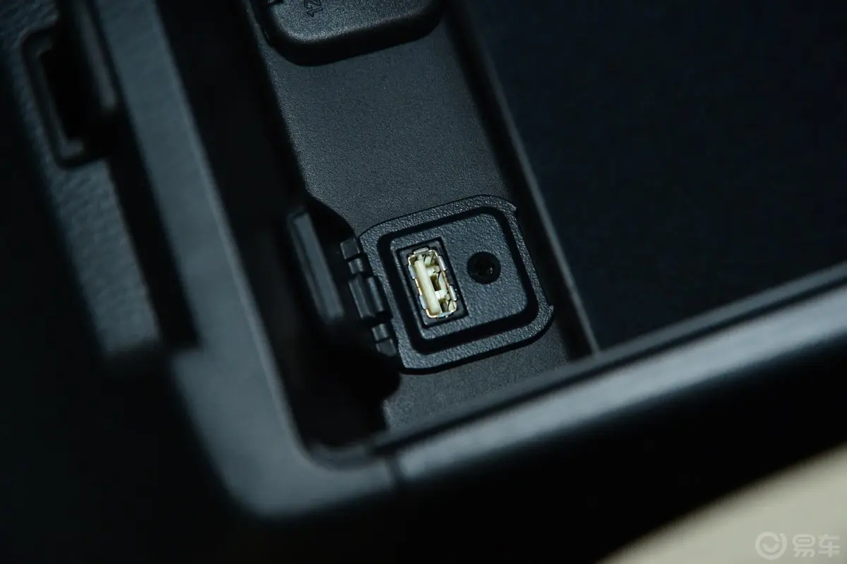 马自达6(进口)2.0L 自动 基本型USB接口