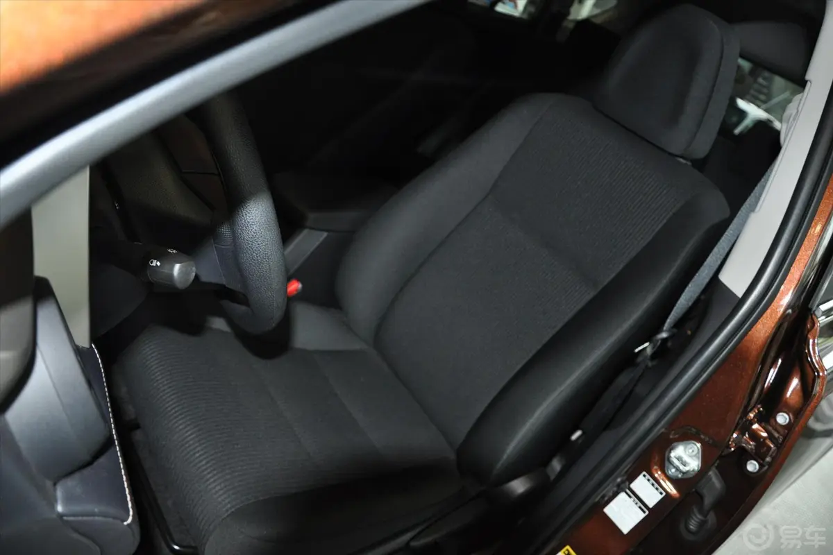 RAV4荣放2.0L CVT 风尚版驾驶员座椅