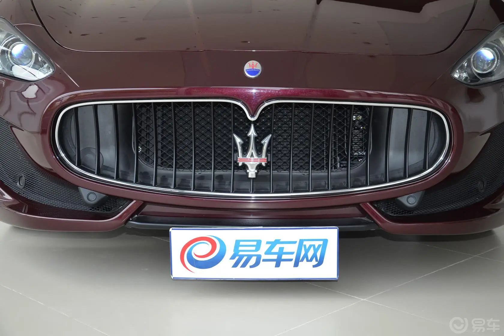 GranCabrio4.7L Sport前格栅侧俯拍