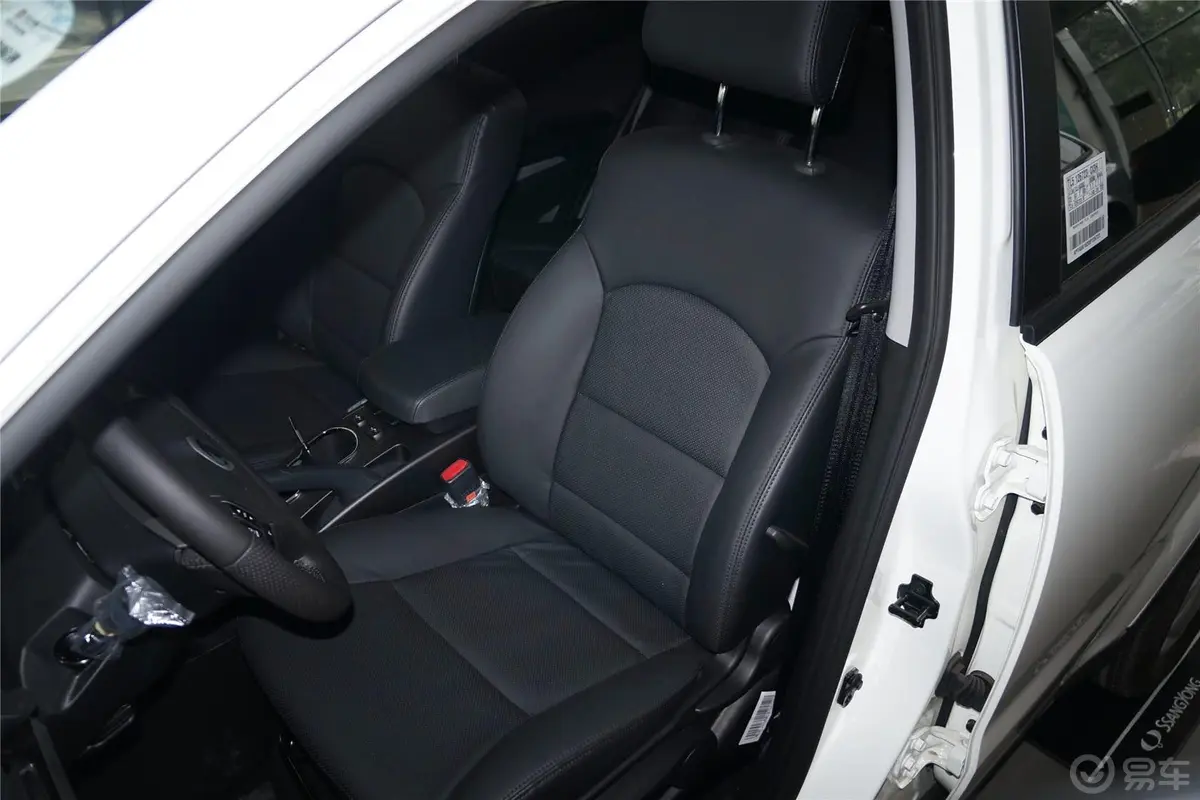 柯兰多2.0L 手动 两驱 舒适导航版 汽油驾驶员座椅