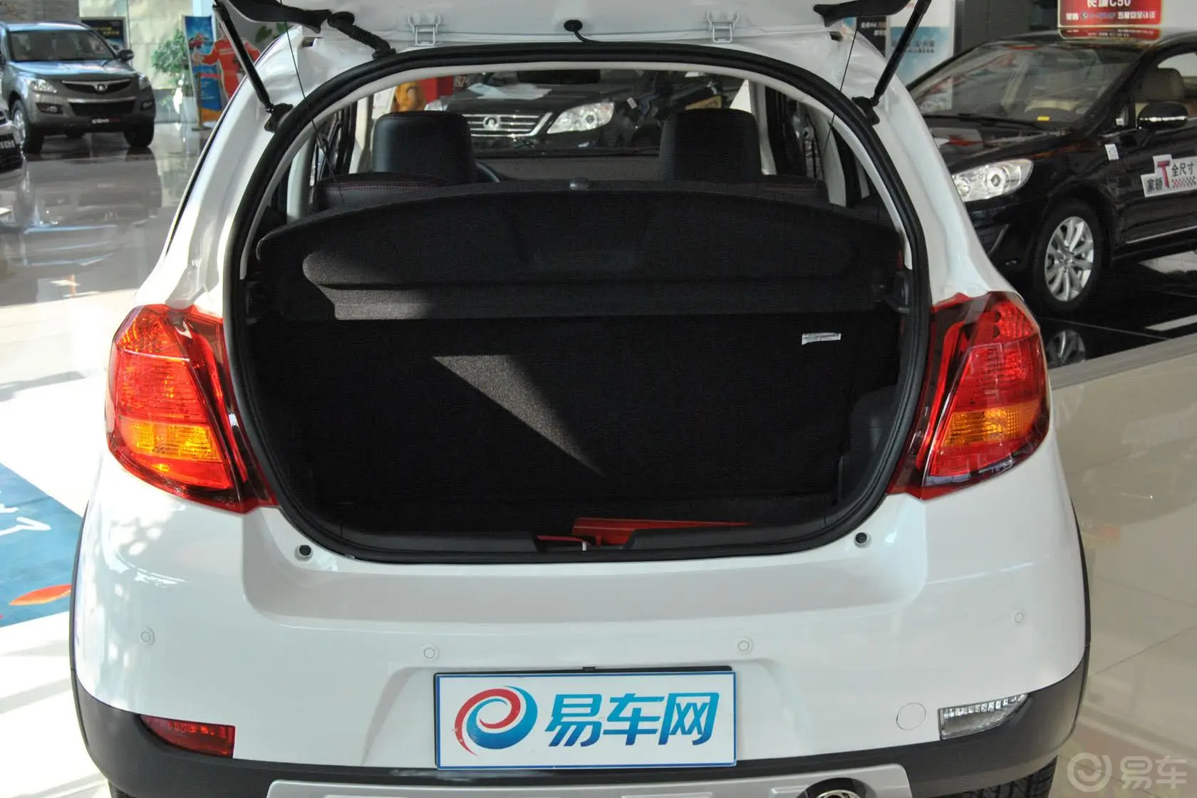 长城C20R1.5L 手动 豪华型行李箱空间