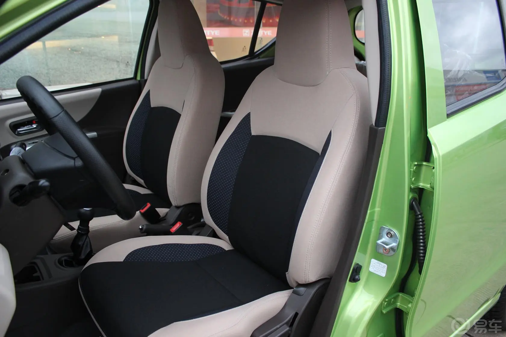 众泰Z1001.0L 舒适型驾驶员座椅