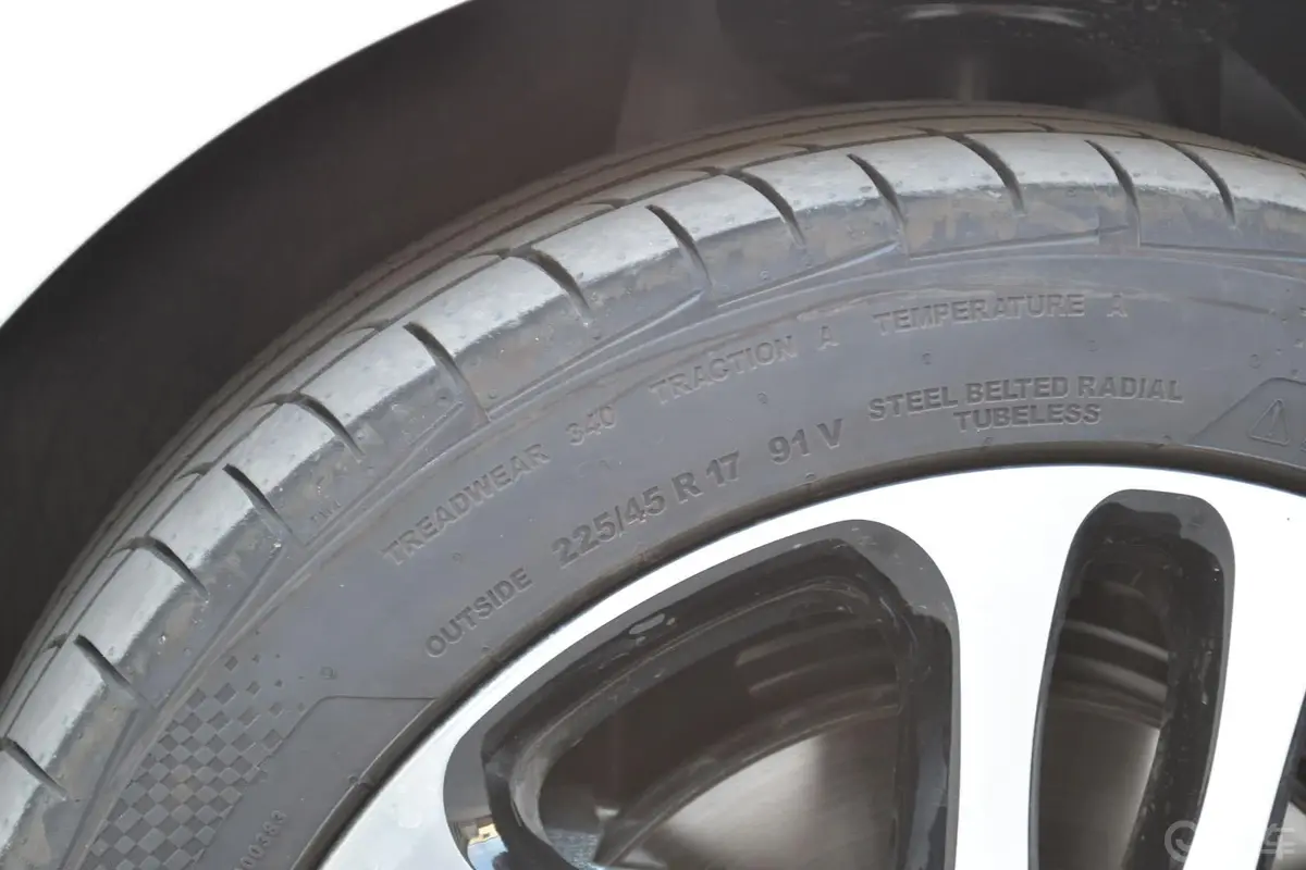 菲翔1.4T 双离合 周年纪念版轮胎规格