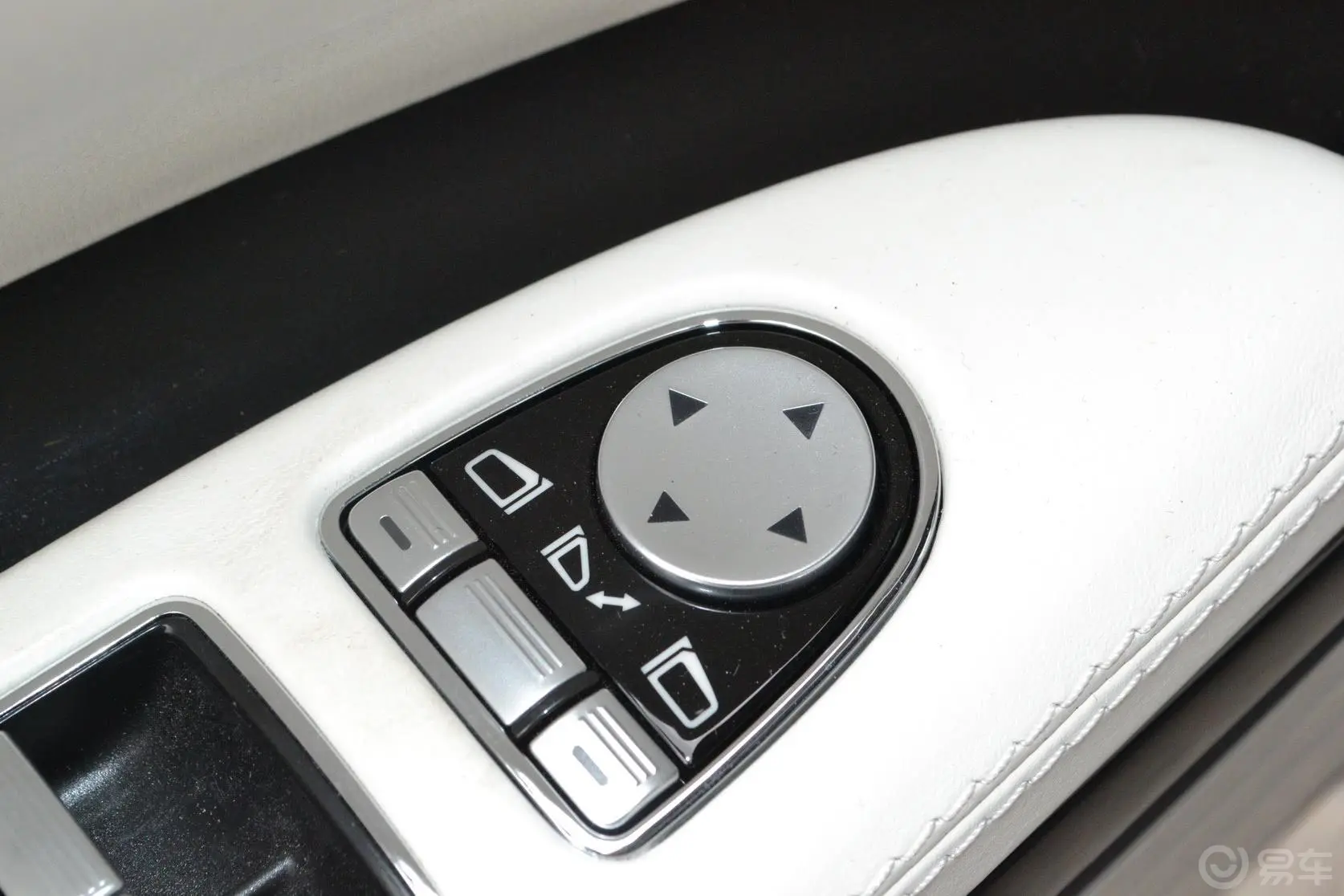 奔驰S级S600L Grand Edition designo外后视镜控制键