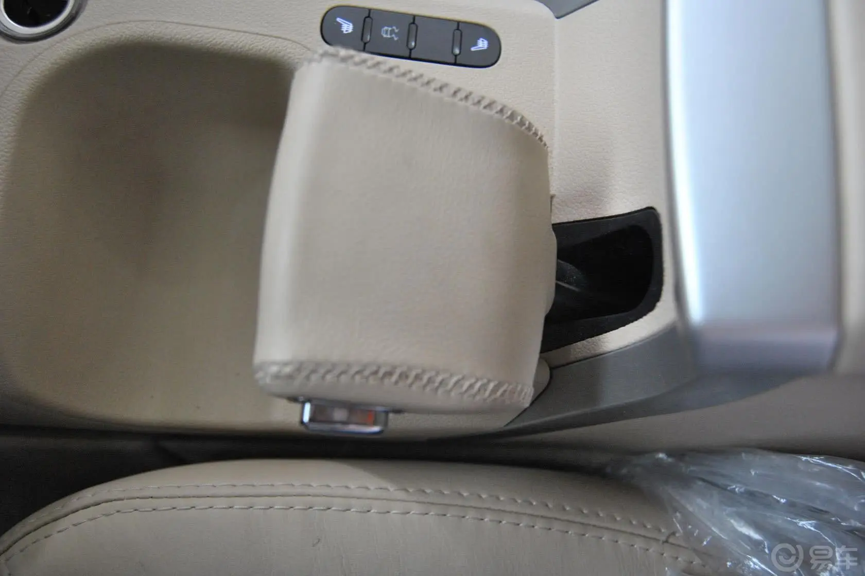 瑞麒G52.0L DVVT 自动 尊享型驻车制动（手刹，电子，脚刹）