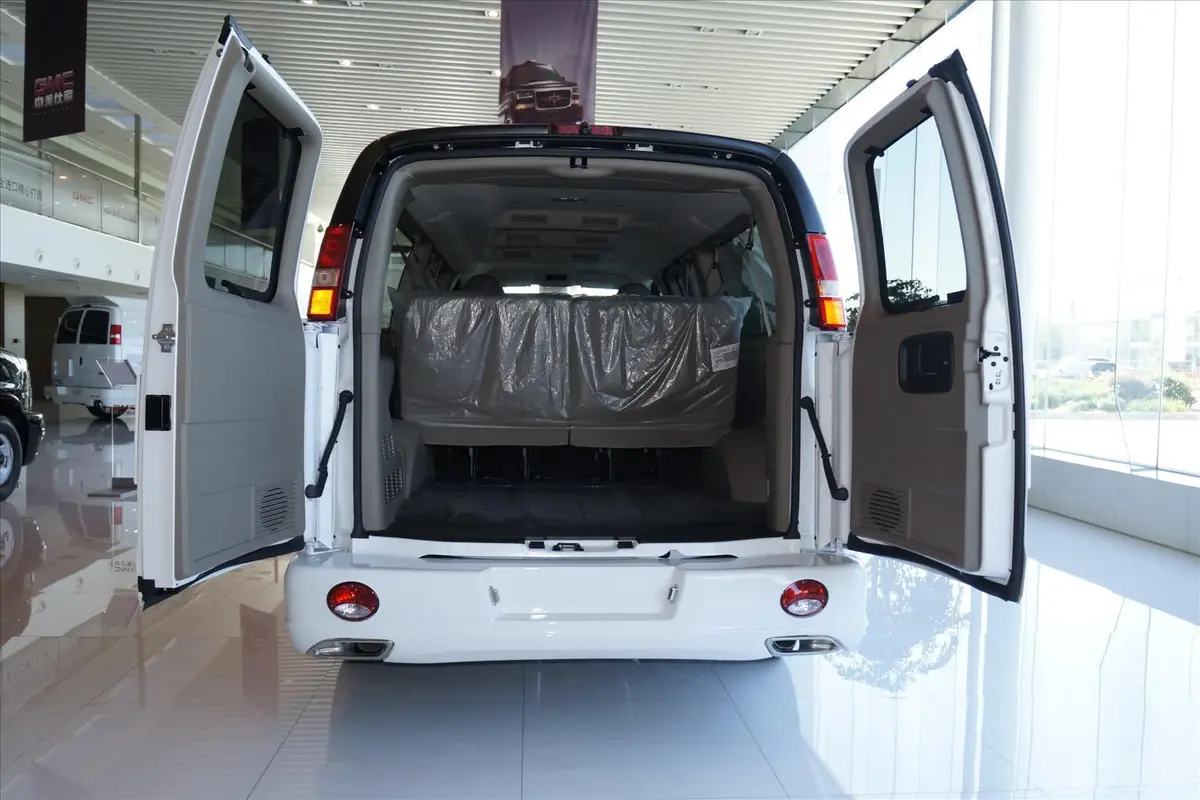 SAVANA3500标准版行李厢开口范围