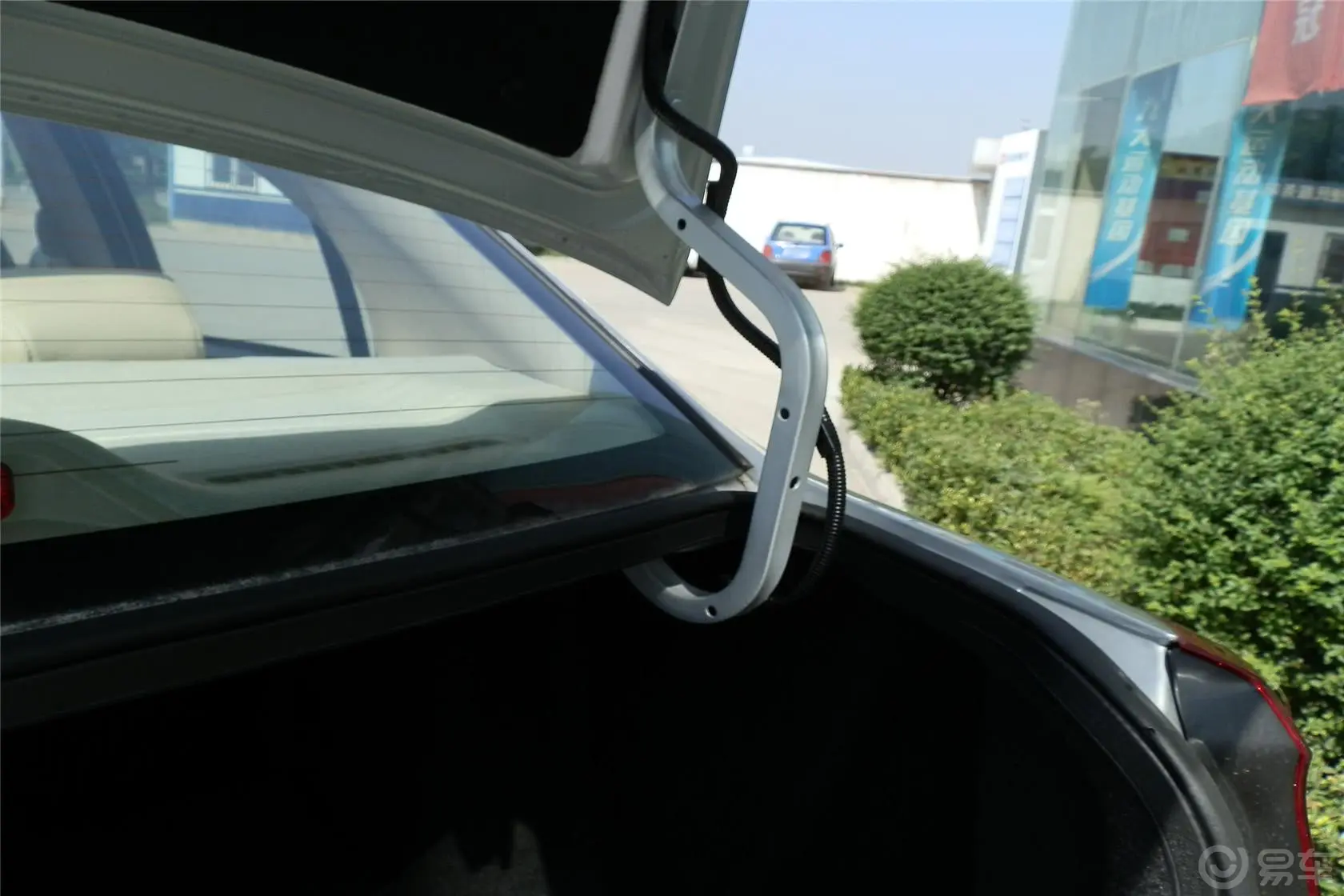 天语 尚悦1.6L 手动 实用型升级版行李厢支撑杆