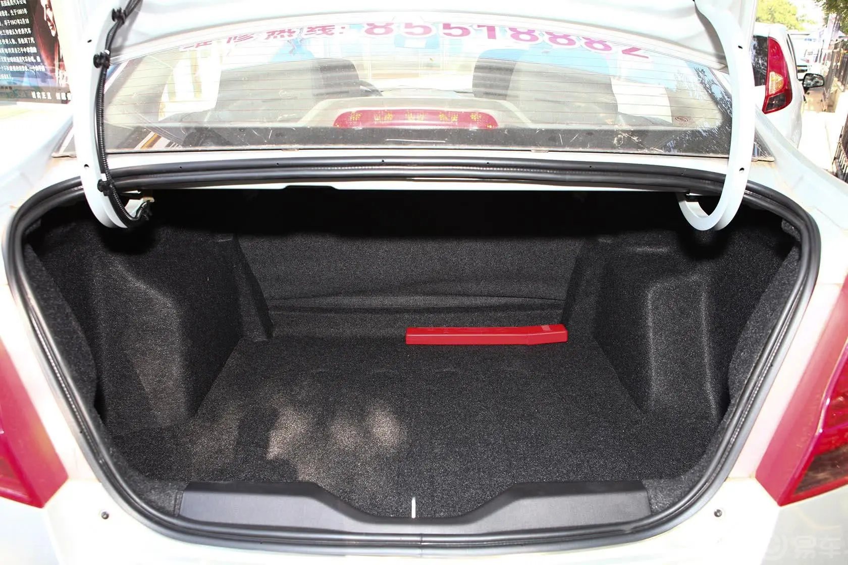 赛欧3三厢 1.2 SL MT手动温馨版行李箱空间