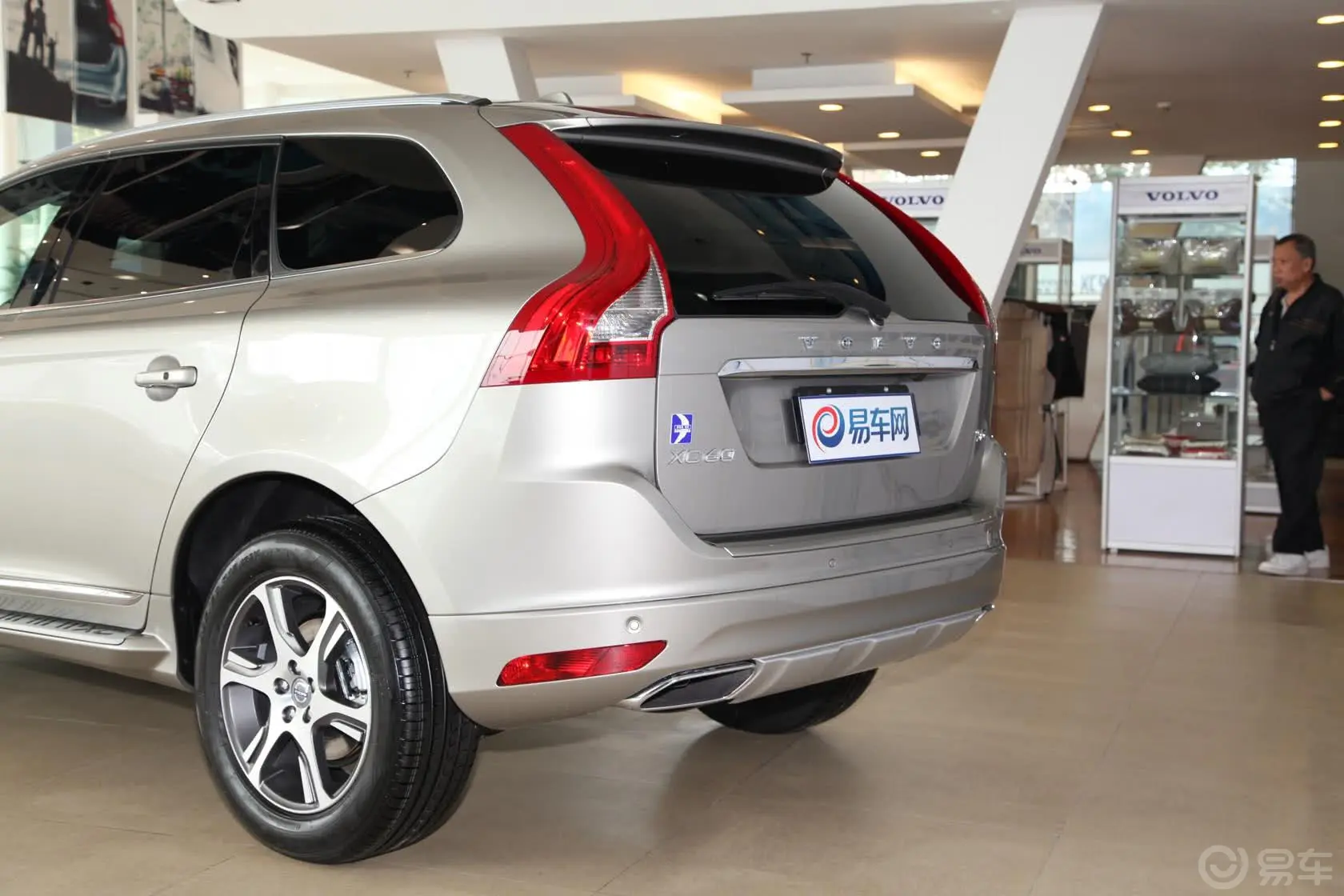 沃尔沃XC60(进口)3.0T T6 智尚版车尾局部