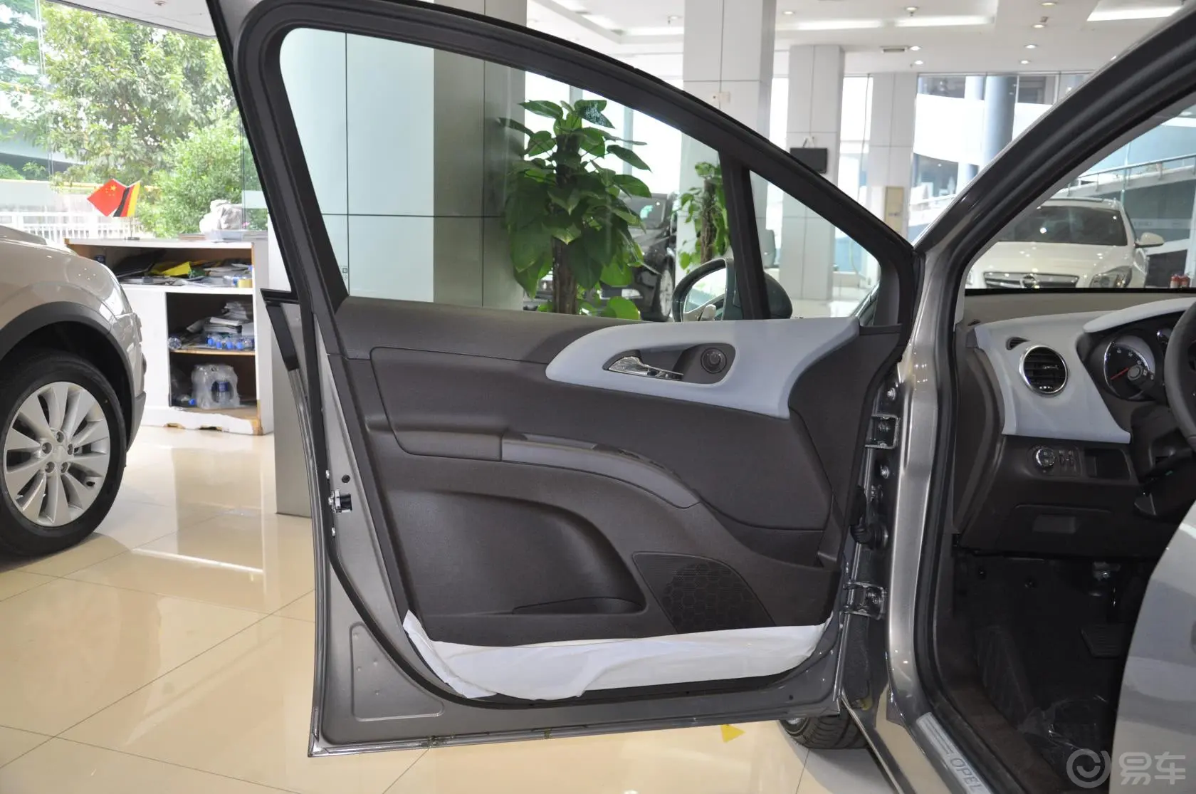 麦瑞纳1.4T 舒适型驾驶员侧车门内门板