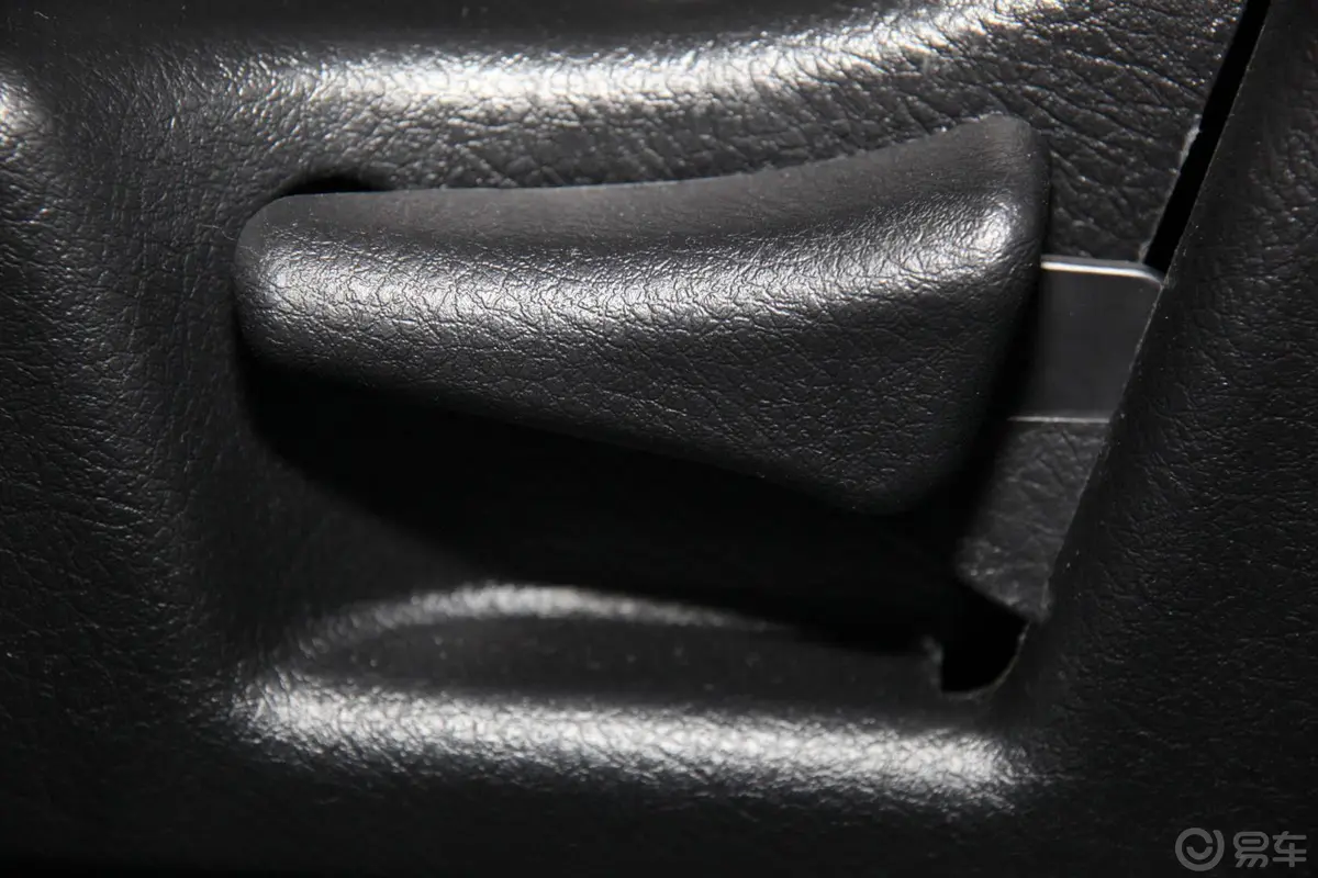 哈弗H5经典智尊版 2.0T 手动 两驱 进取型 柴油版座椅调节键