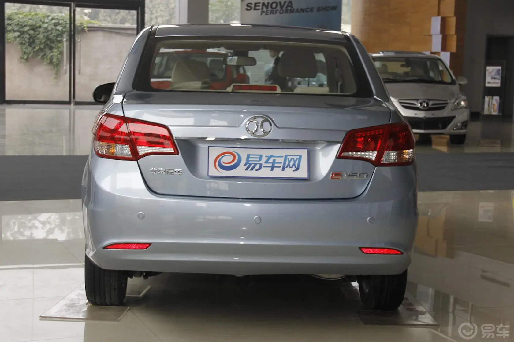 北京汽车E系列三厢 1.5L 自动 乐尚版正后水平