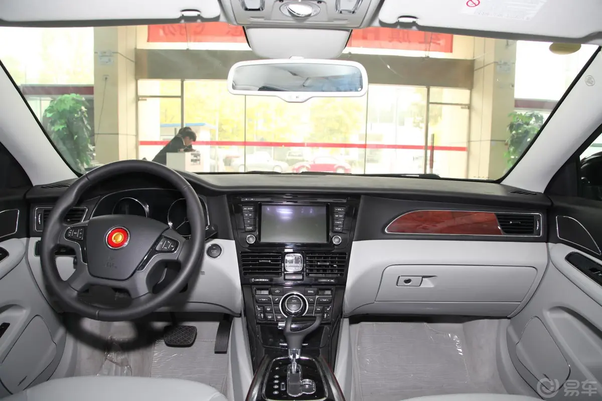 红旗H72.0T 自动 技术型驾驶员侧车门内门板
