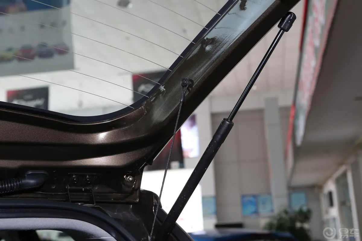 天语 SX4锐骑 1.8L 手动 运动型行李厢支撑杆