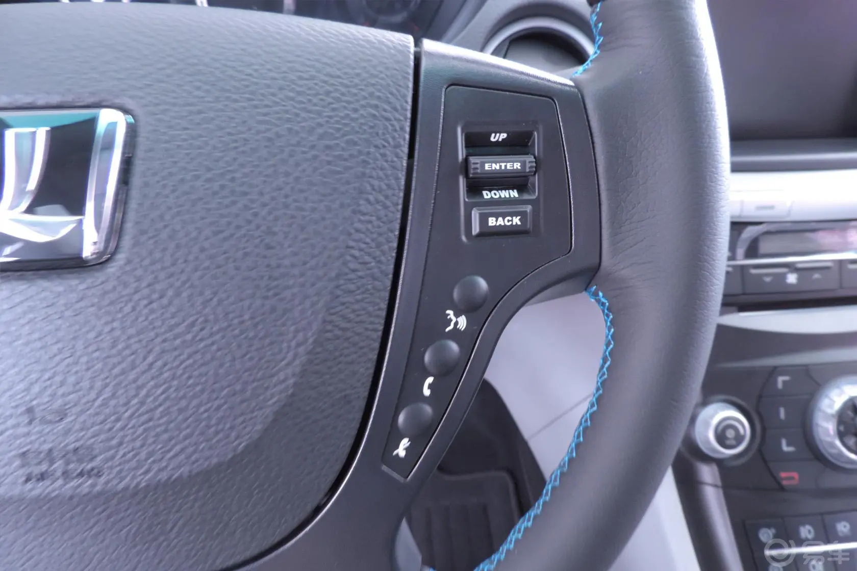 大7 SUV超级锋芒版 2.2T 自动 四驱方向盘功能键（右）