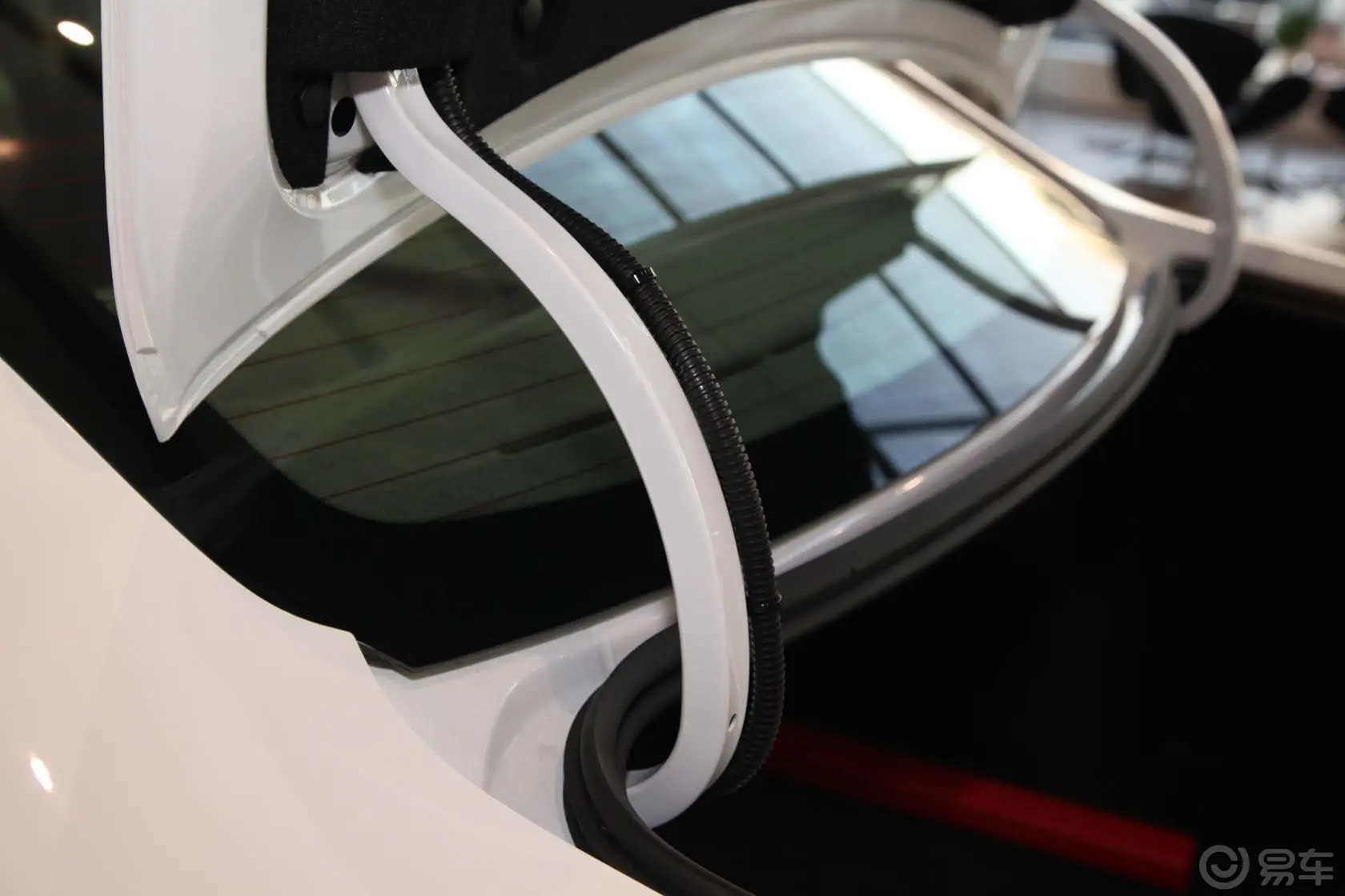 英朗GT 1.6L 自动 时尚型行李厢支撑杆