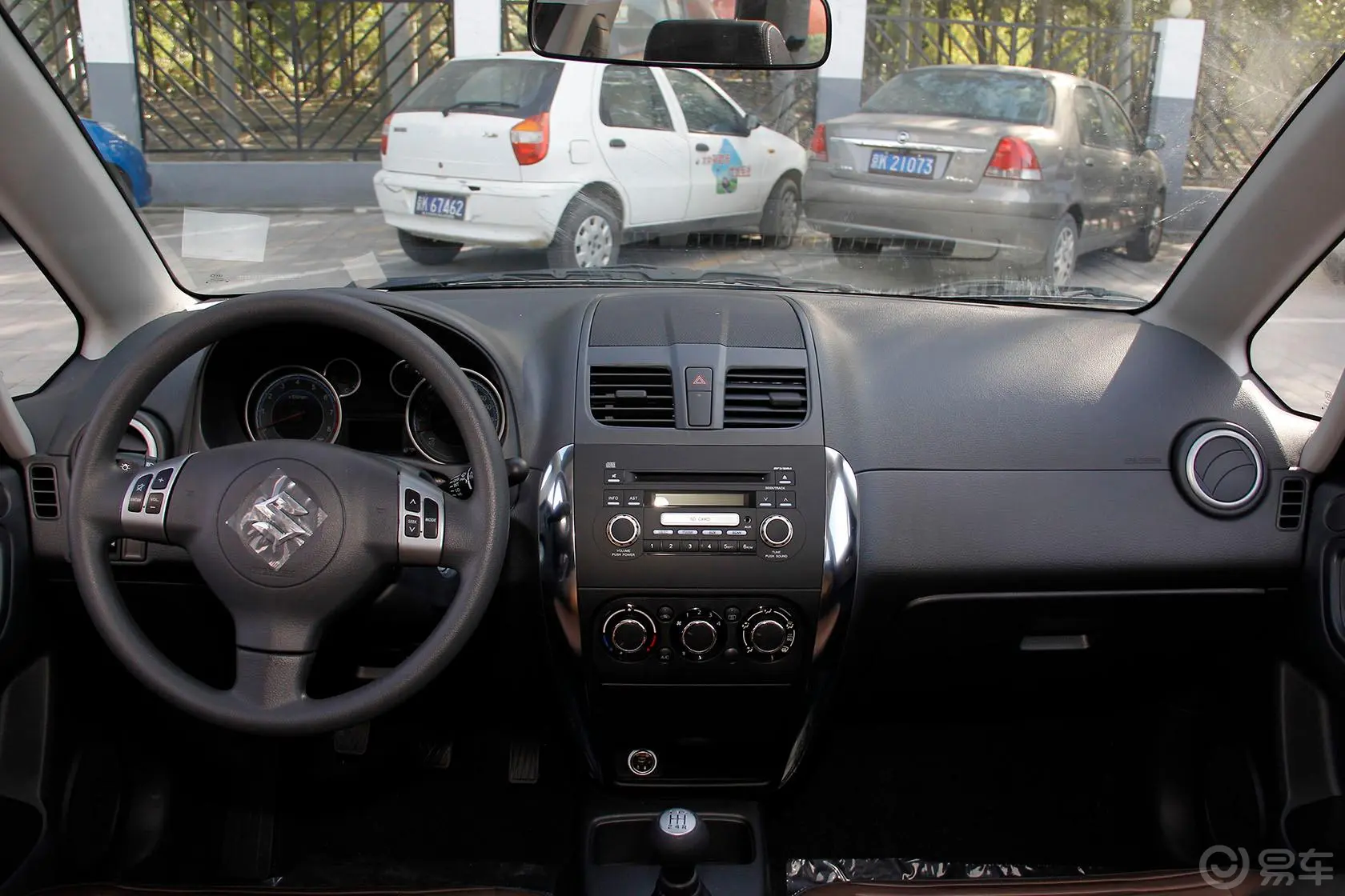 天语 SX4两厢 酷锐版 1.6L 自动 灵动型驾驶员侧车门内门板