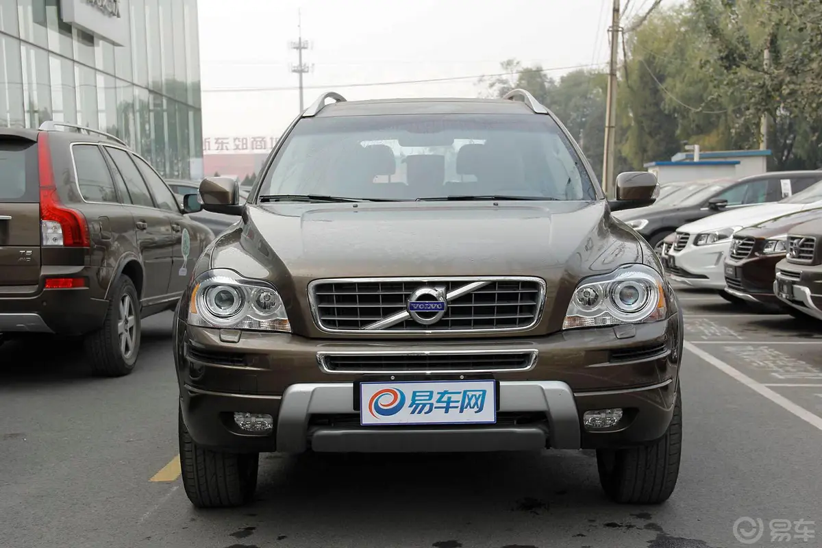 沃尔沃XC902.5T T5 豪华版正前水平