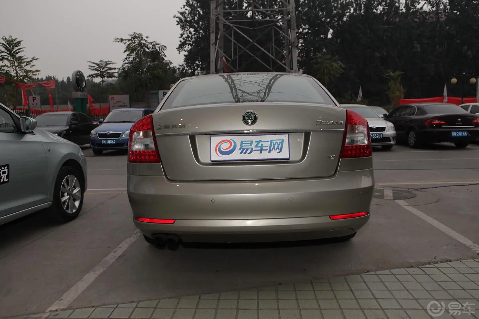 明锐1.4 TSI DSG 逸俊版正后水平