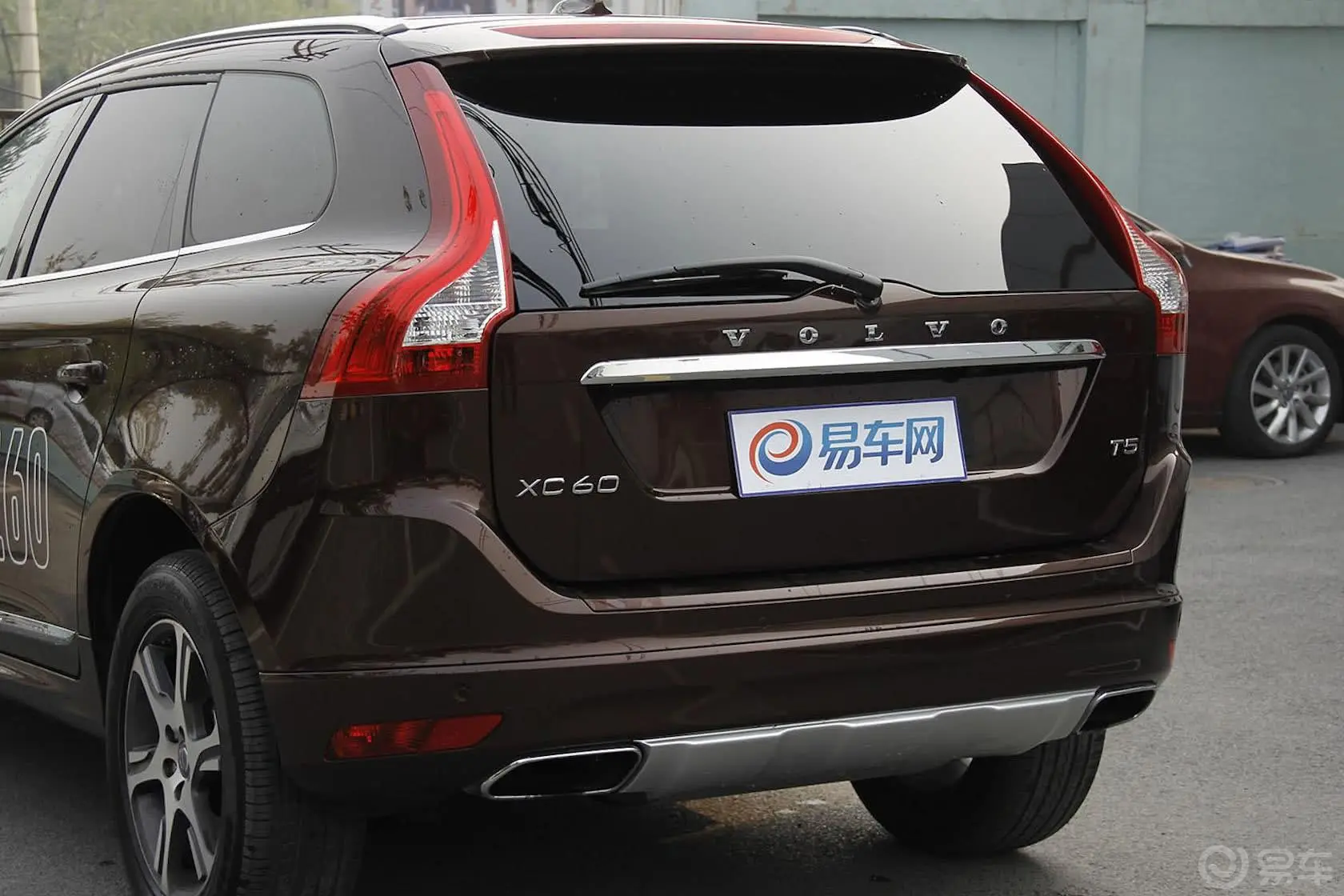 沃尔沃XC60(进口)3.0T T6 智逸版车尾局部