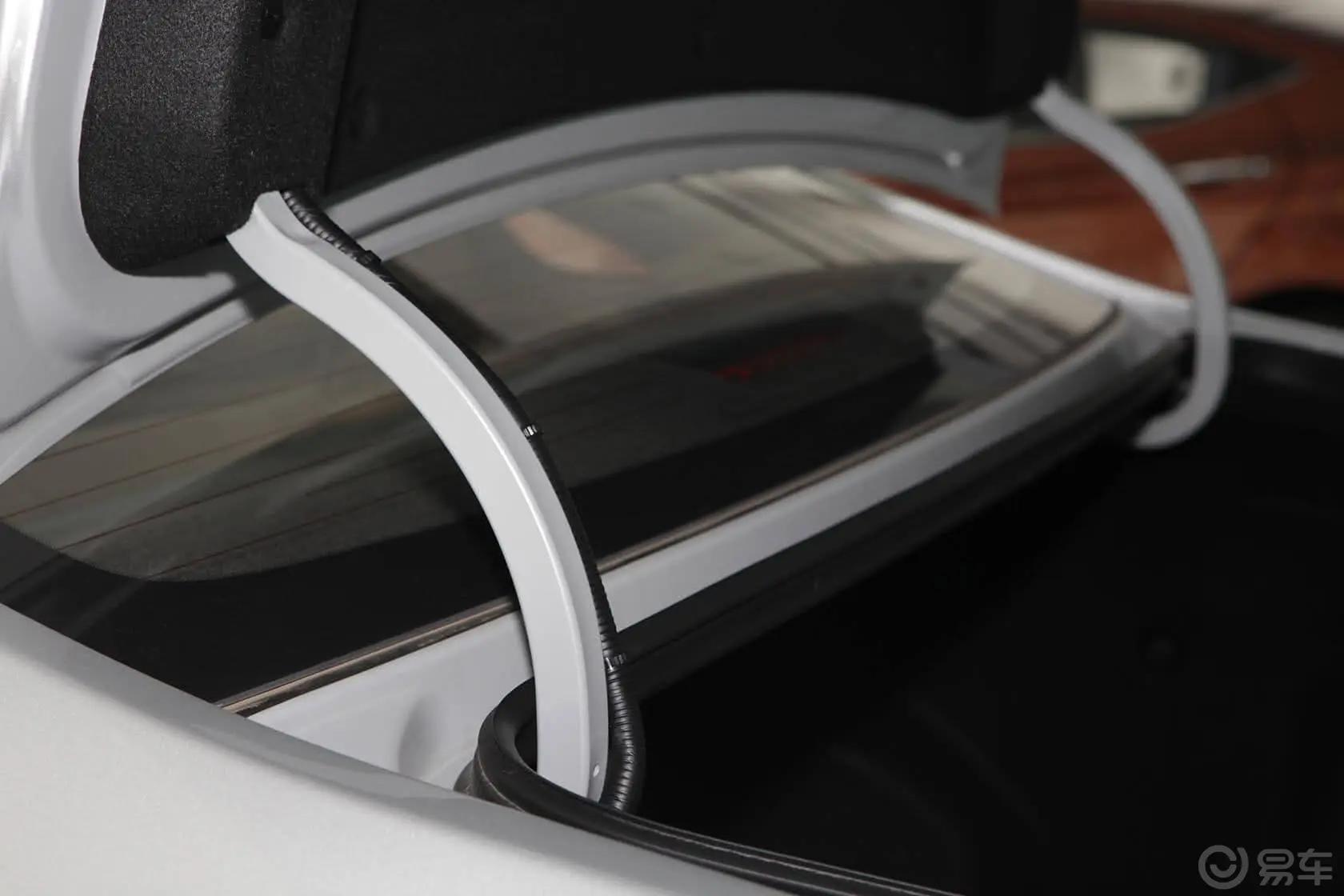 索纳塔2.0L 自动 DLX 尊贵版行李厢支撑杆