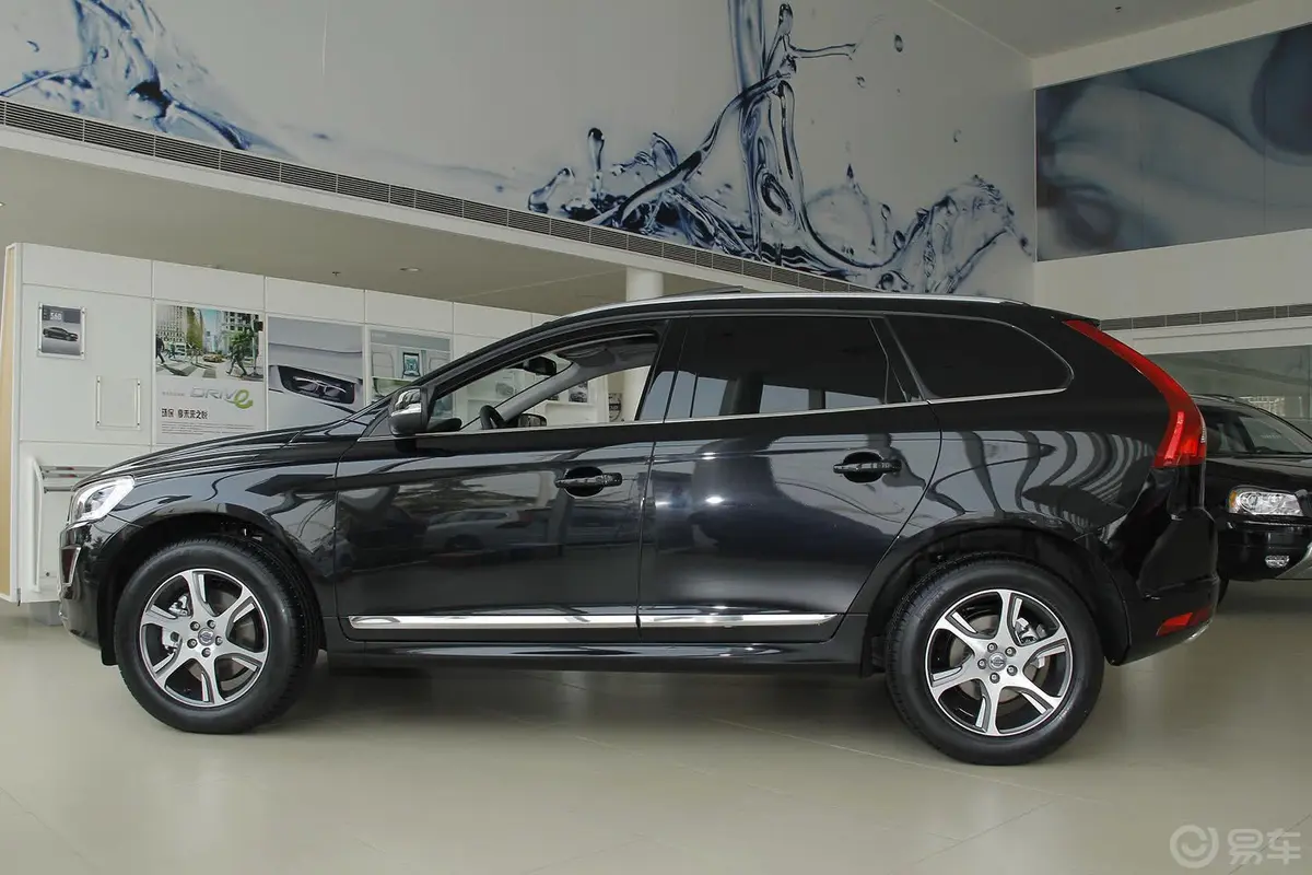 沃尔沃XC60(进口)2.0T T5 改款 智雅版正侧车头向左水平