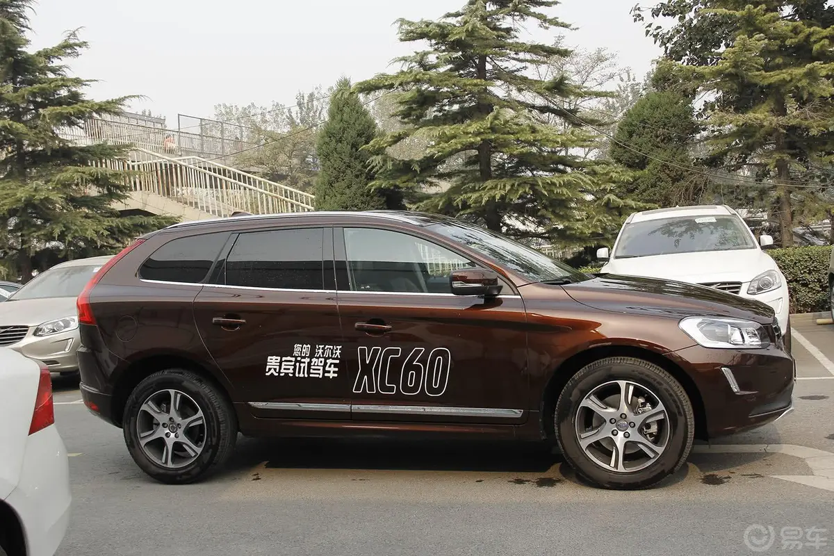 沃尔沃XC60(进口)3.0T T6 智雅版正侧车头向右水平