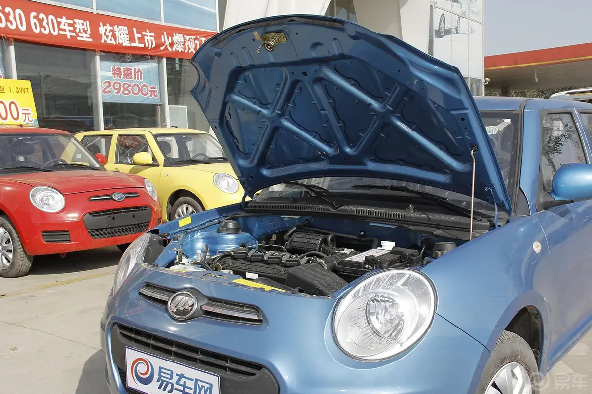 力帆3301.3L VVT 手动 标准型发动机盖开启