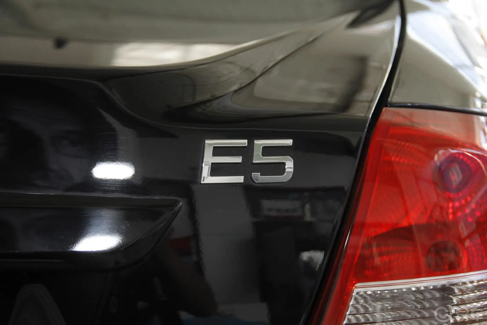 奇瑞E51.8L CVT 优悦版尾标