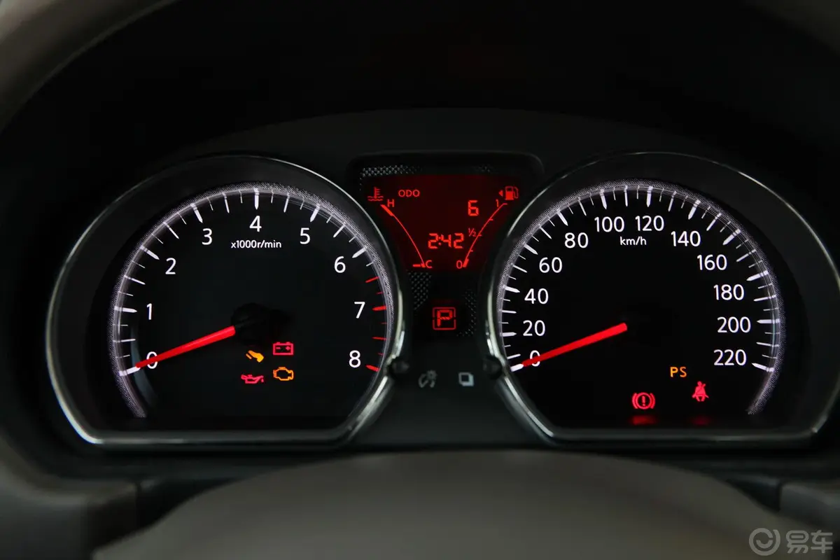 阳光1.5XE CVT 舒适版仪表盘背光显示