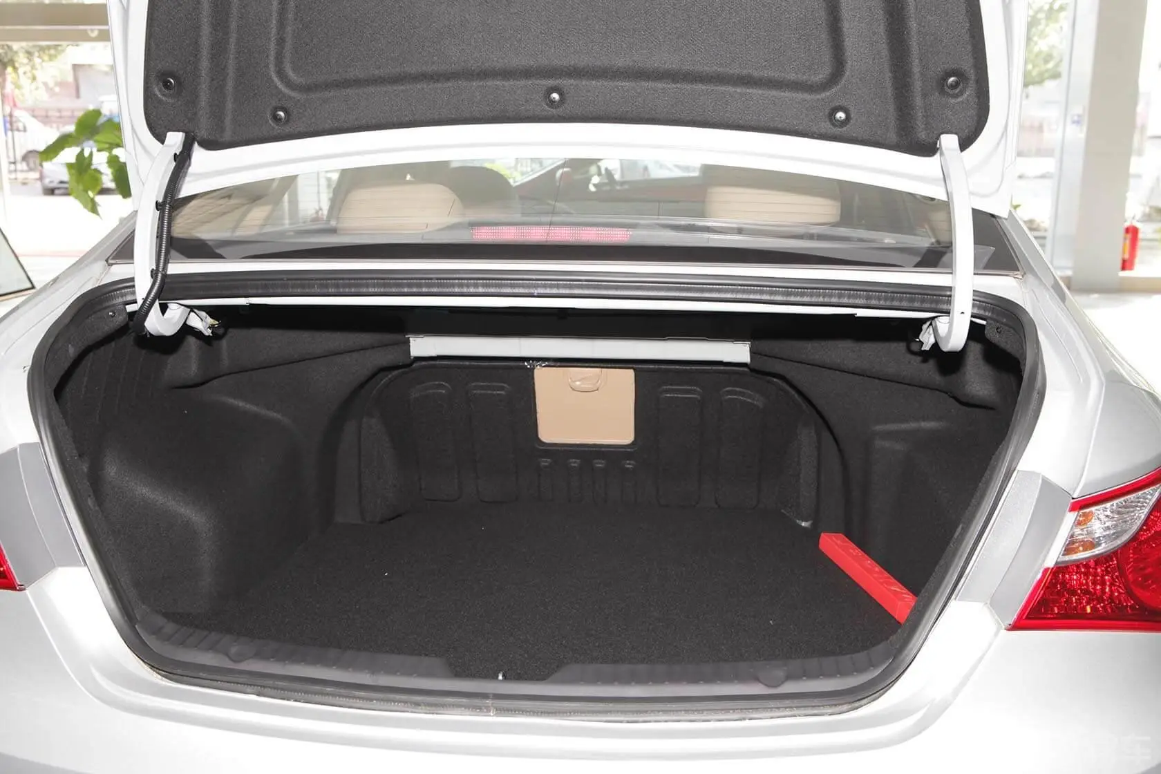 索纳塔2.0L 自动 GLX 豪华版行李箱空间
