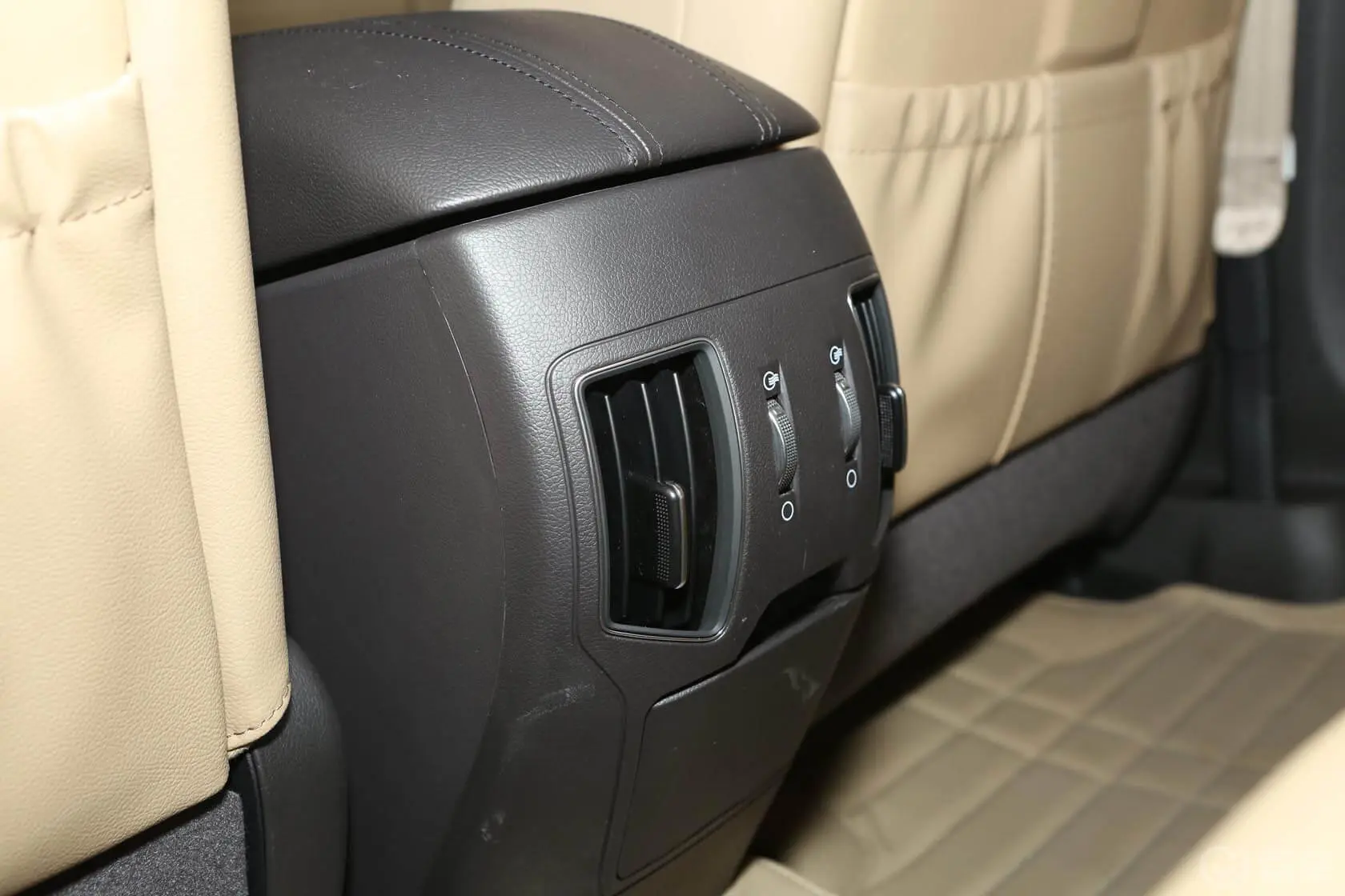 索纳塔2.4L 自动 DLX 尊贵版驾驶员座椅