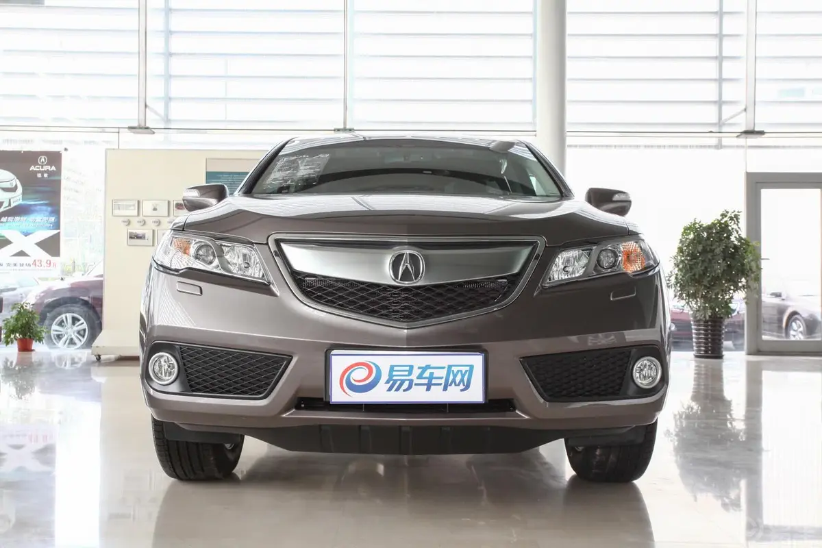 讴歌RDX(进口)3.0L 精英版正前水平