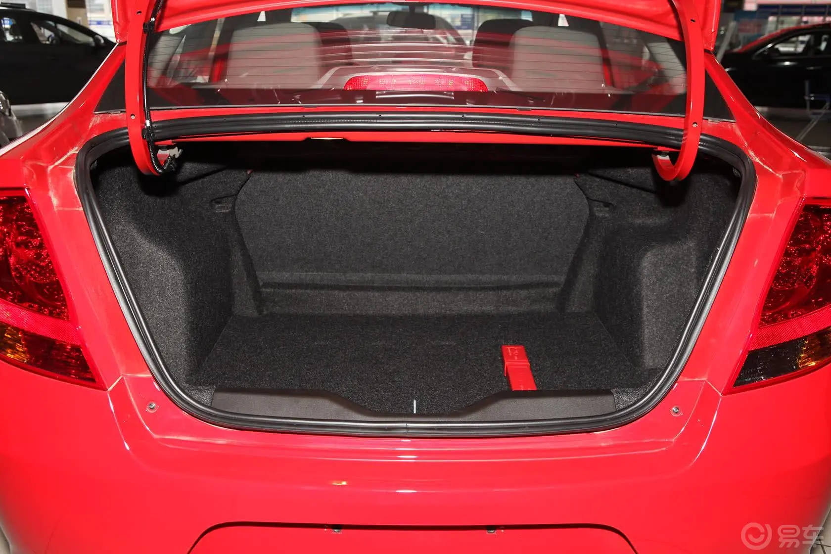 赛欧3三厢 1.4 SX MT手动优逸版行李箱空间