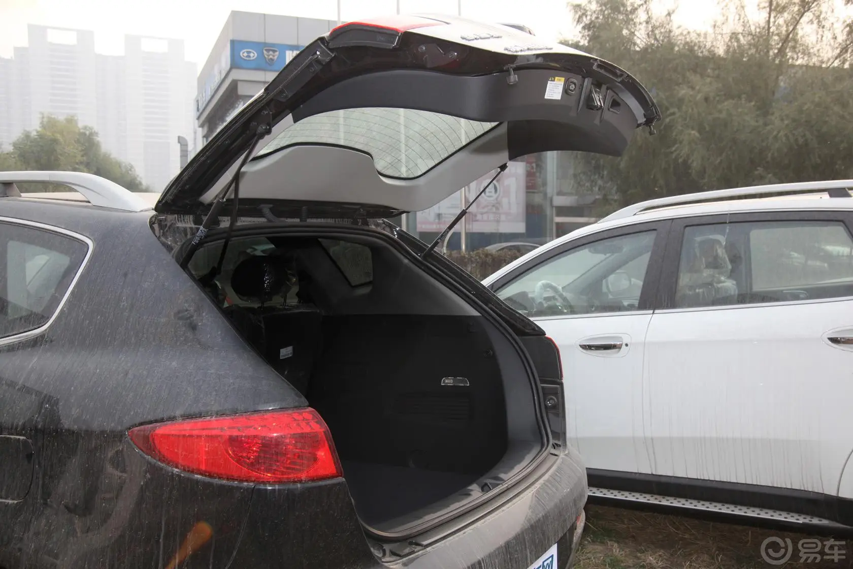 大7 SUV锋芒限量版 2.2T 自动 四驱 智尊型行李厢开口范围