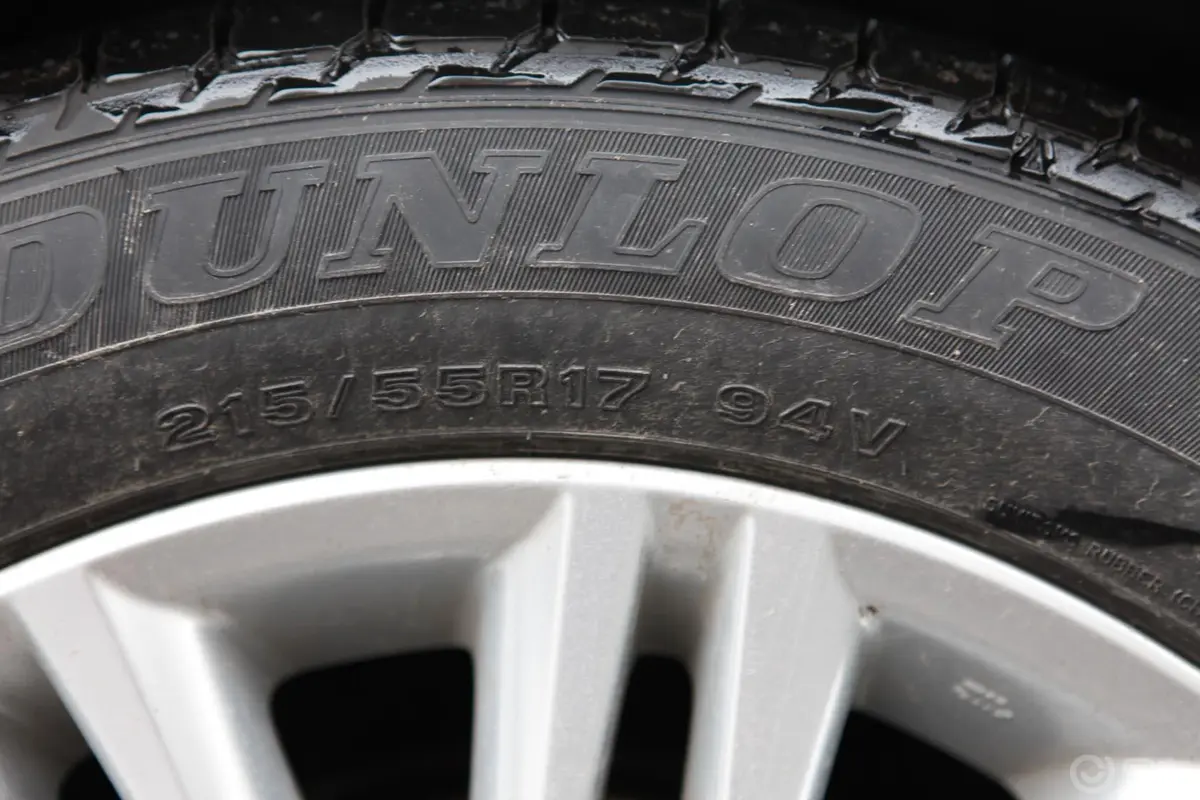 雷克萨斯ES350 尊贵型轮胎规格