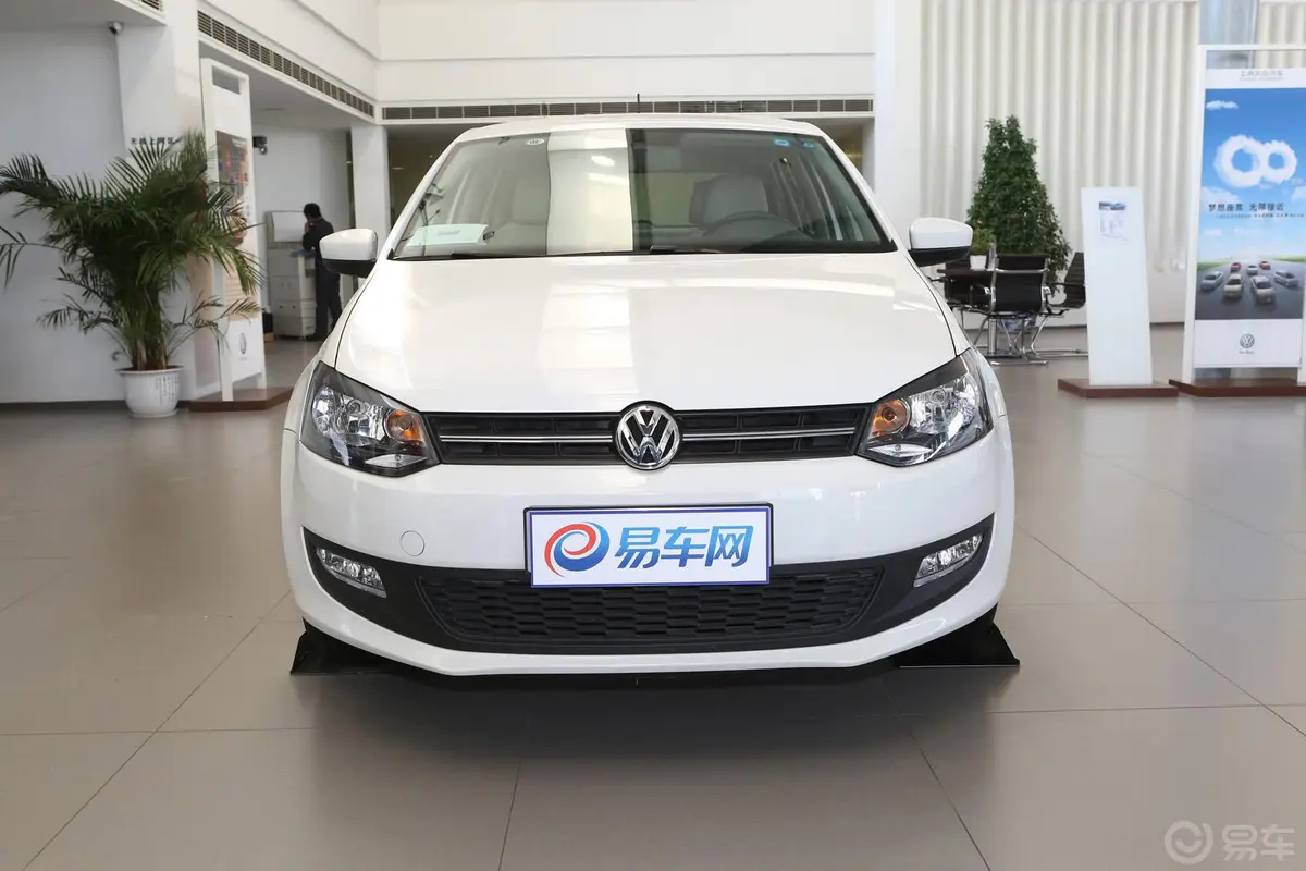 Polo1.4L 手动 舒适版正前水平