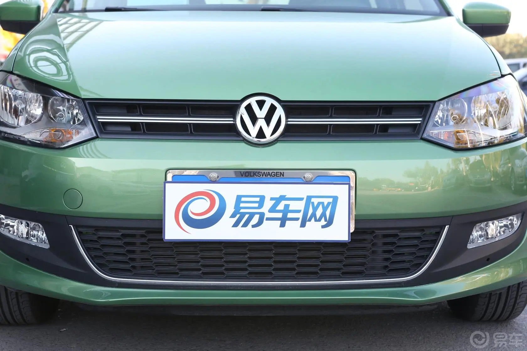 Polo1.6L 自动 豪华版前格栅侧俯拍