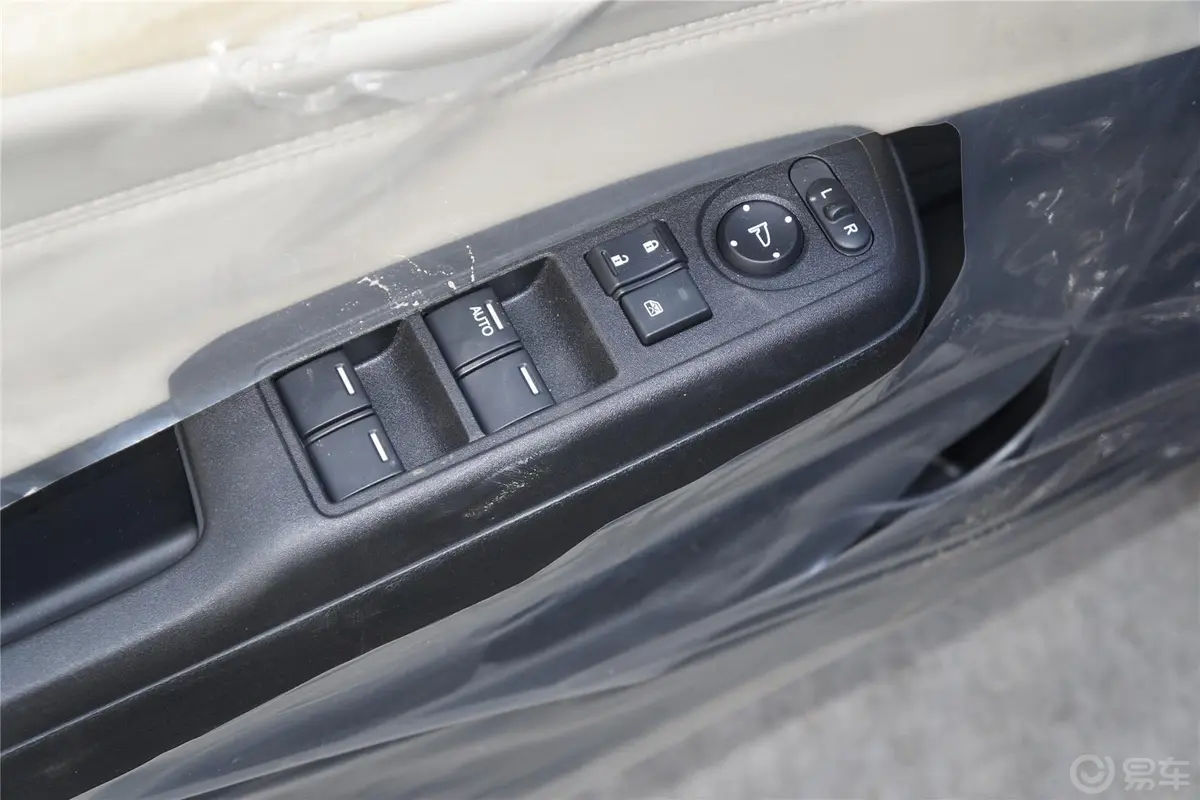 杰德1.8L 5AT 舒适型（六座）车窗升降键