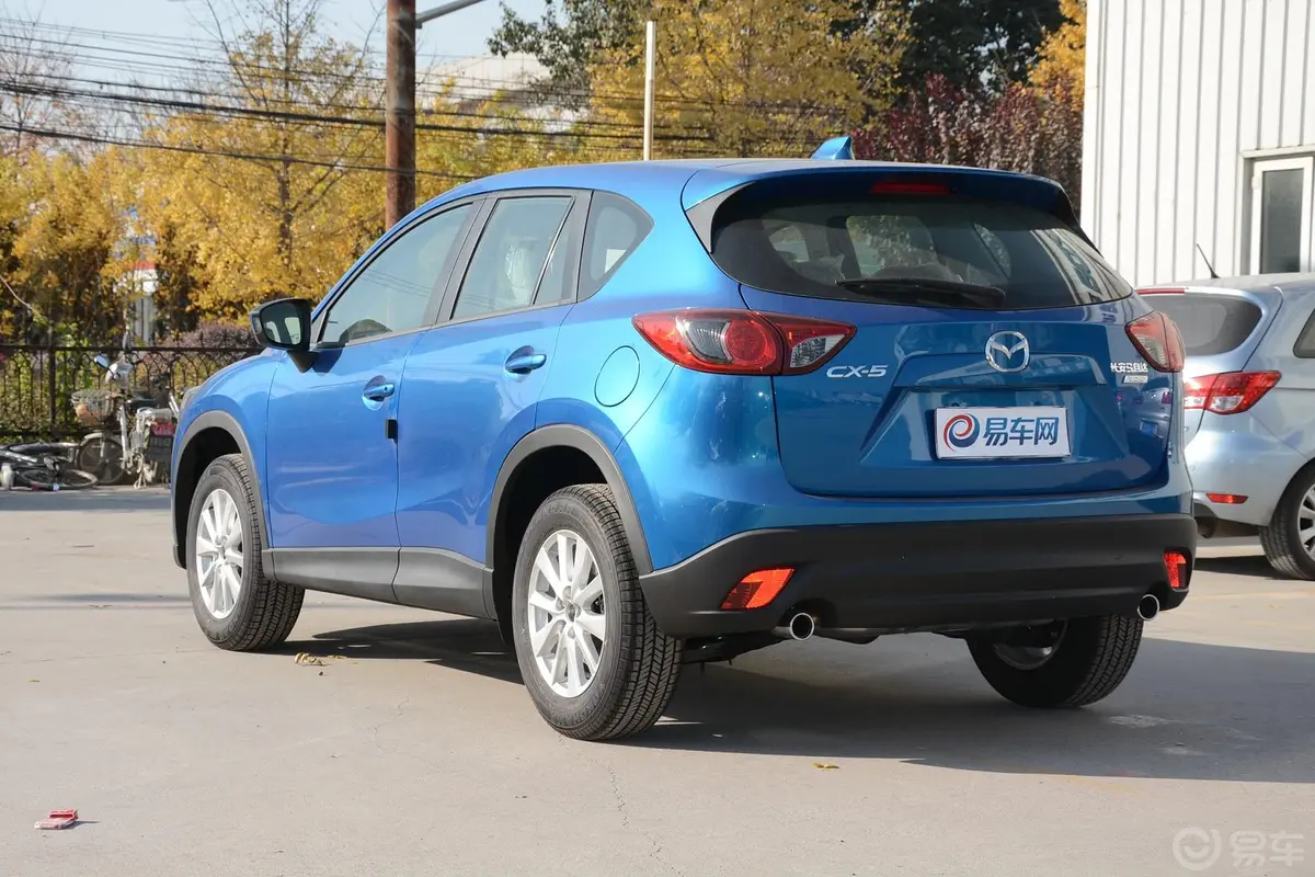 马自达CX-52.0L 自动 两驱 舒适型侧后45度车头向左水平