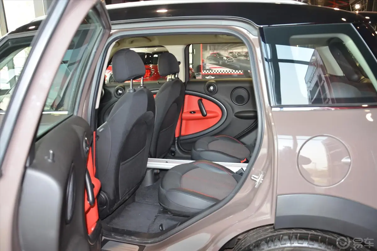 MINI COUNTRYMAN1.6T COOPER S All 4后排空间体验