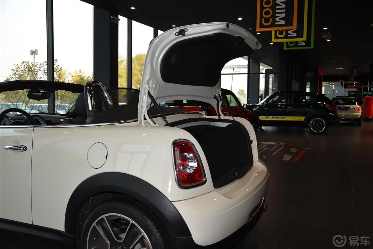 MINI ROADSTERCOOPER 1.6L 自动行李厢开口范围