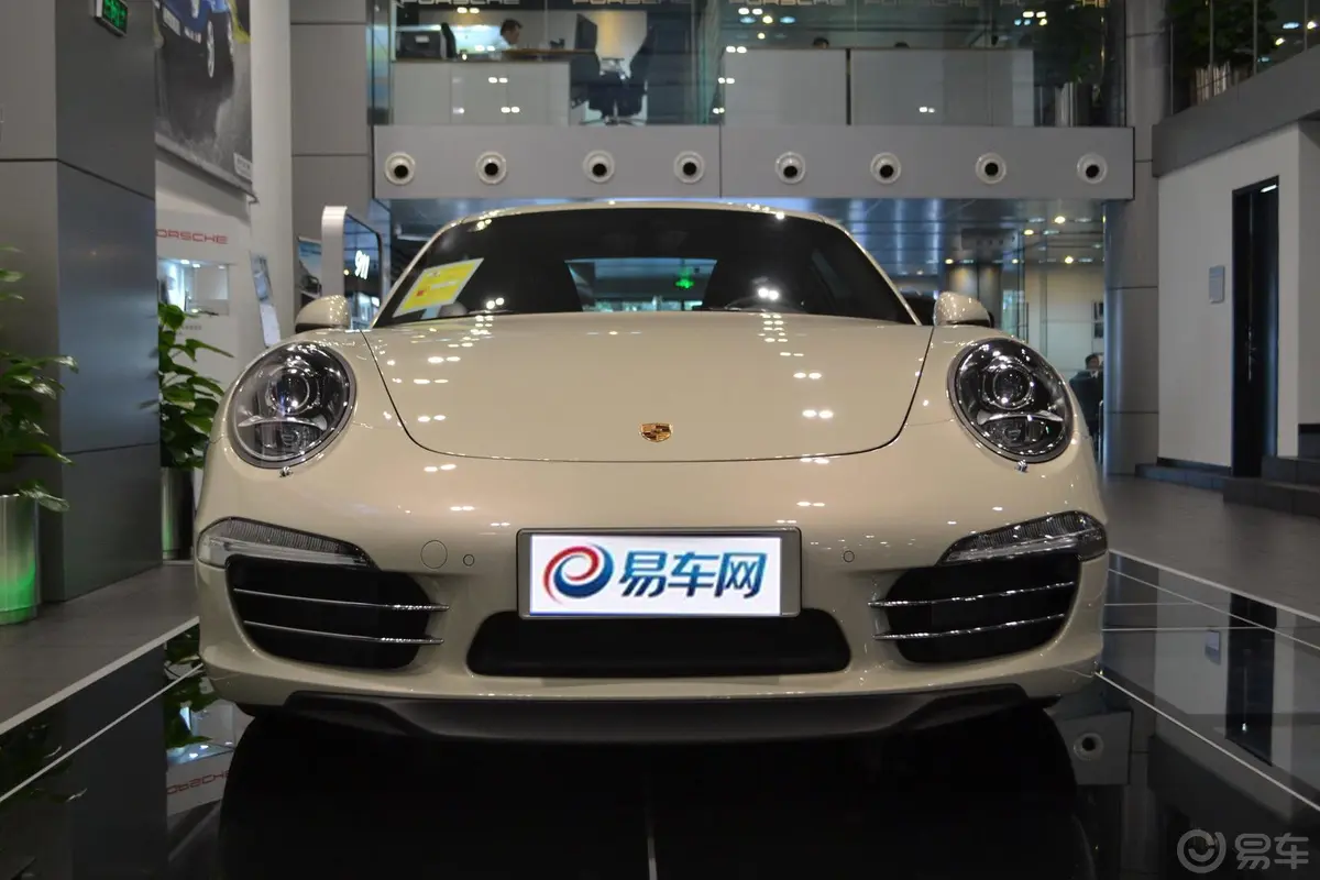 保时捷9113.8L 50 Years Edition正前水平