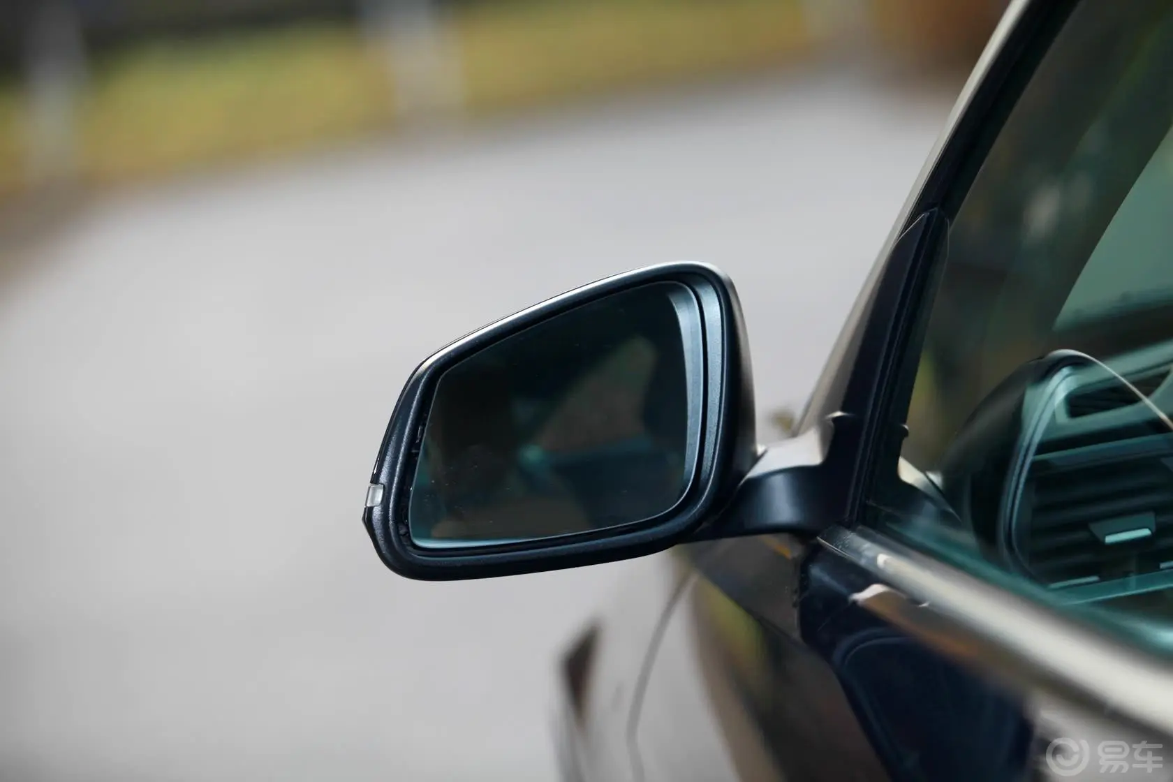 宝马4系双门轿跑车 435i 豪华设计套装后视镜镜面（后）