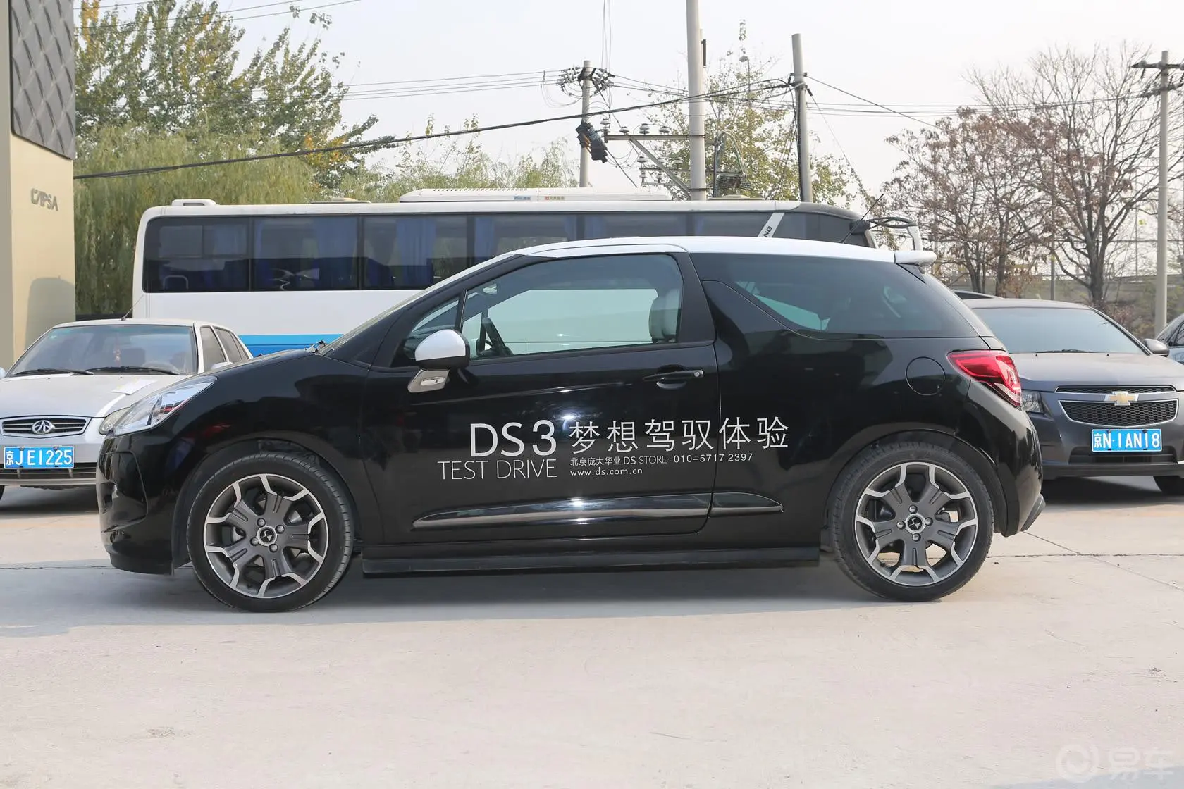 DS 31.6L 手自一体 至尊敞篷版正侧车头向左水平